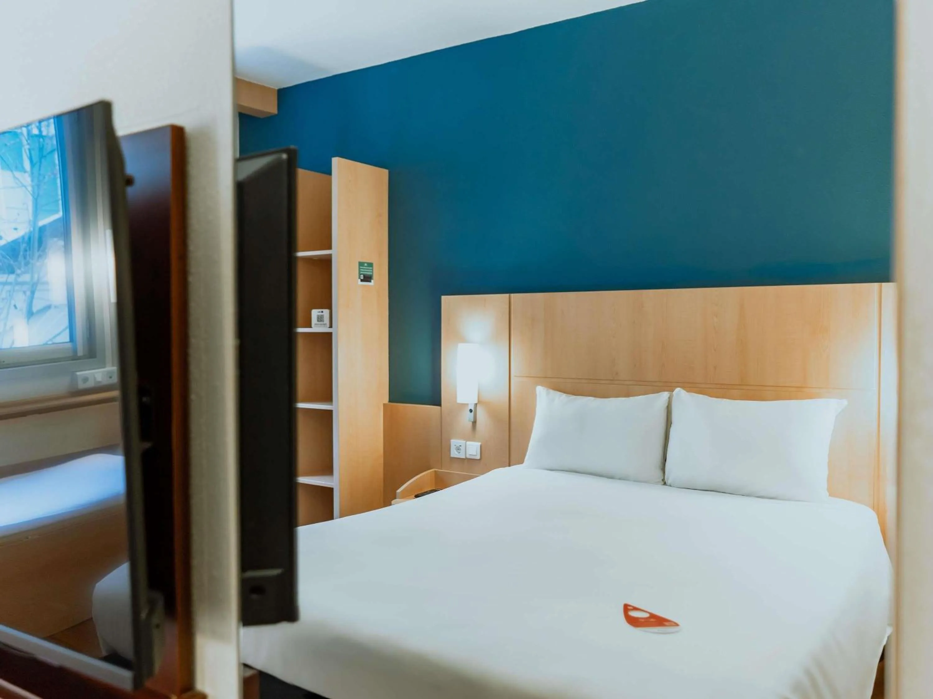 Bedroom, Bed in Ibis Barcelona Plaza Glòries 22@