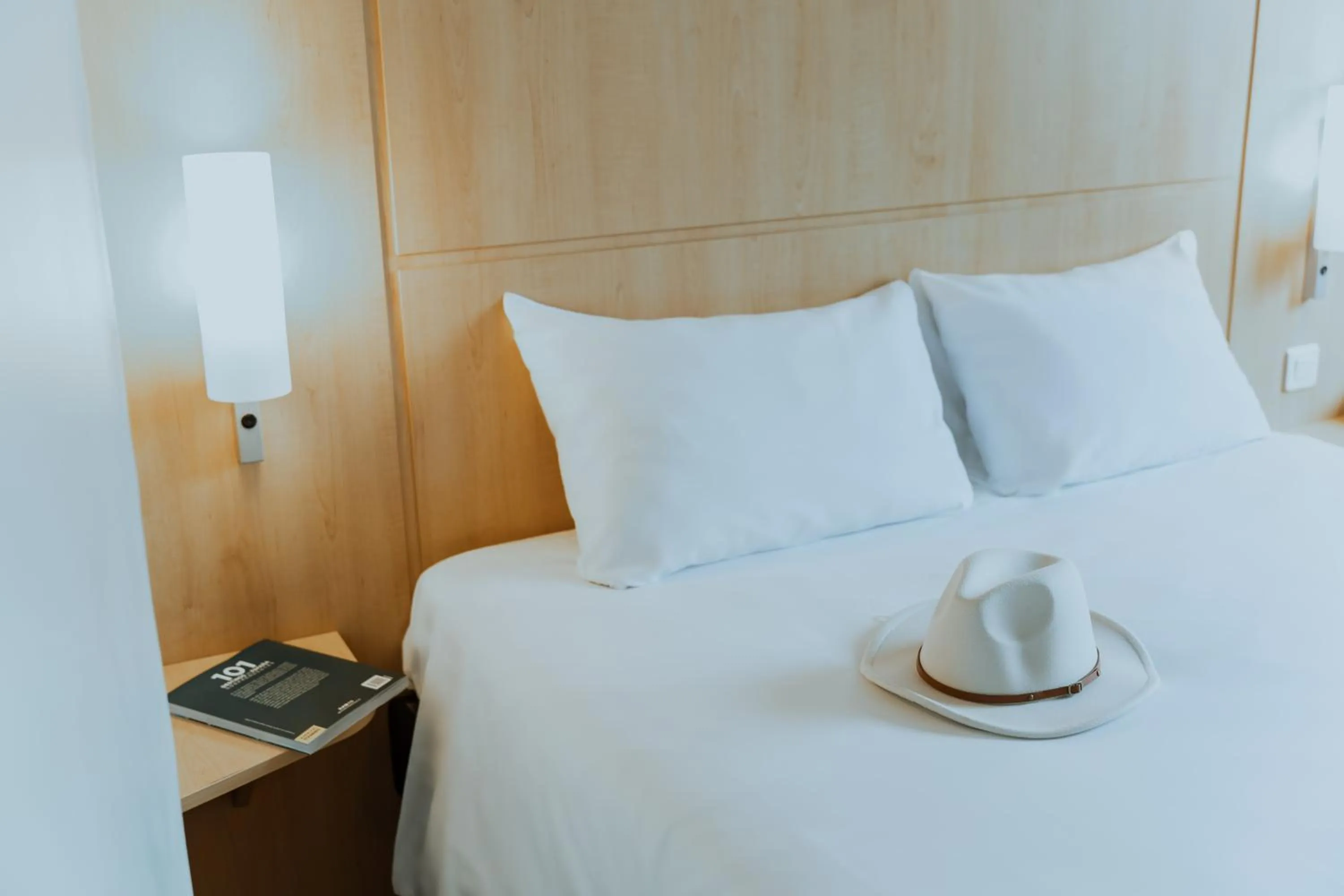 Decorative detail, Bed in Ibis Barcelona Plaza Glòries 22@