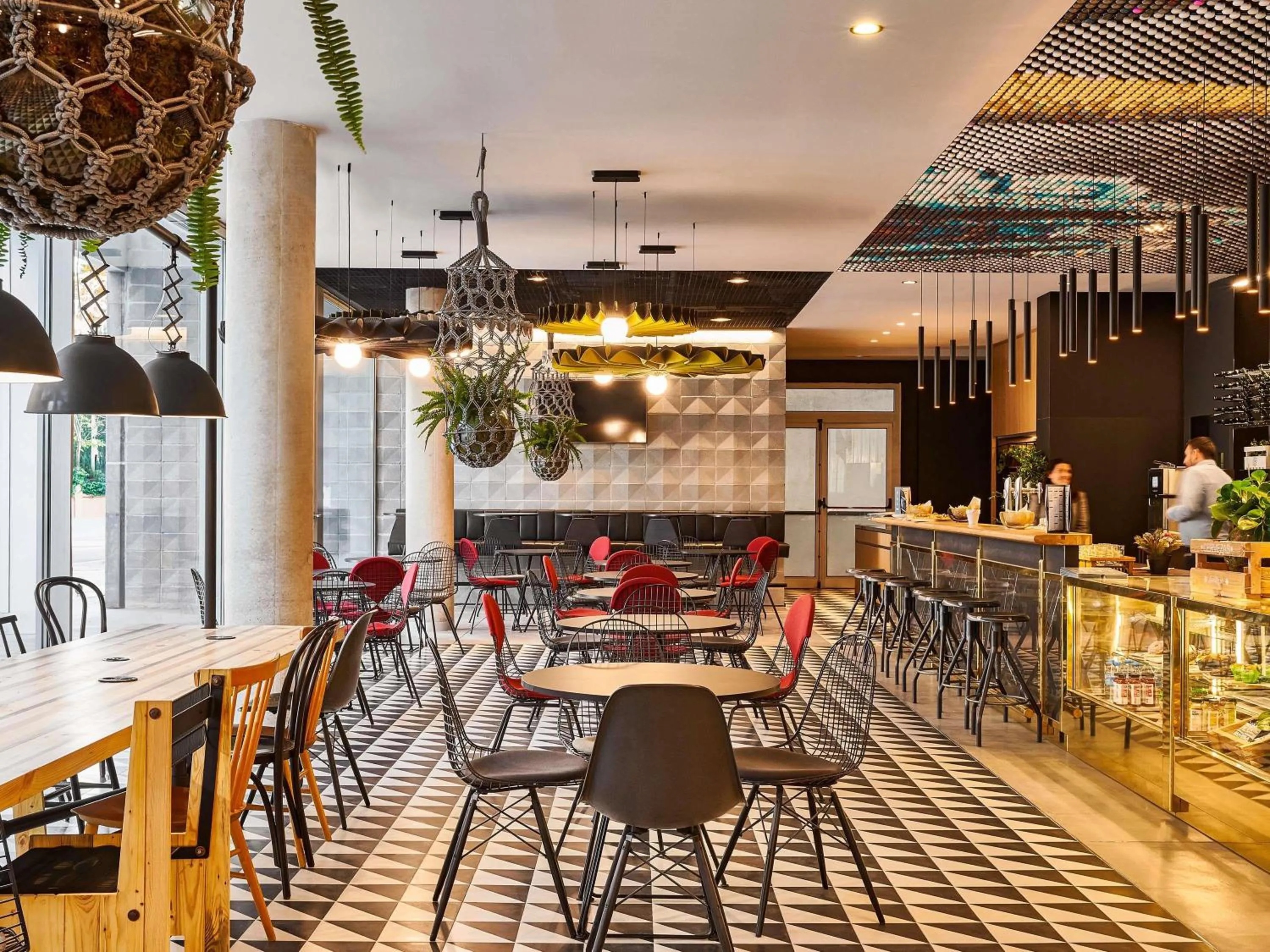 Restaurant/places to eat in Ibis Barcelona Plaza Glòries 22@