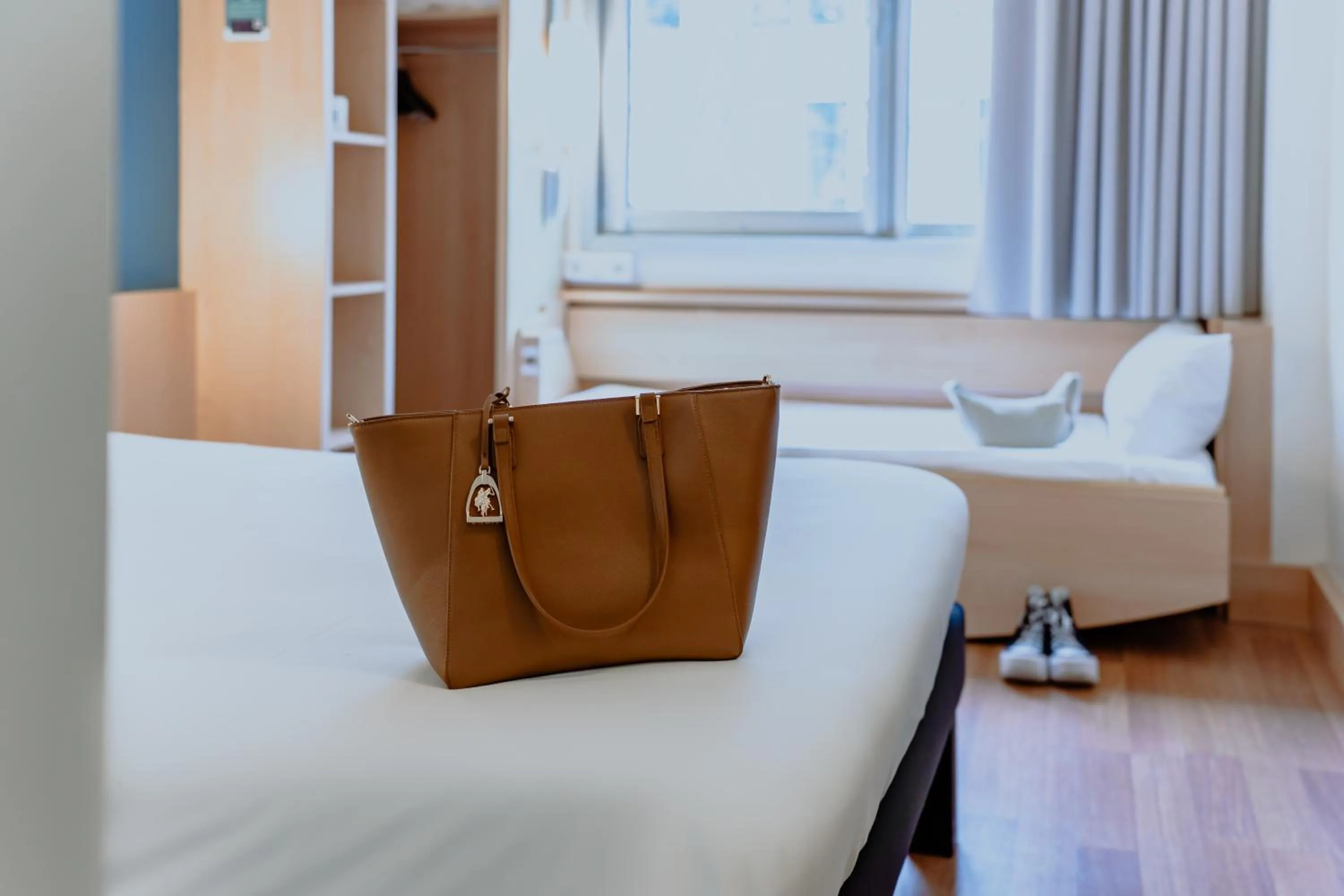 Photo of the whole room, Bed in Ibis Barcelona Plaza Glòries 22@