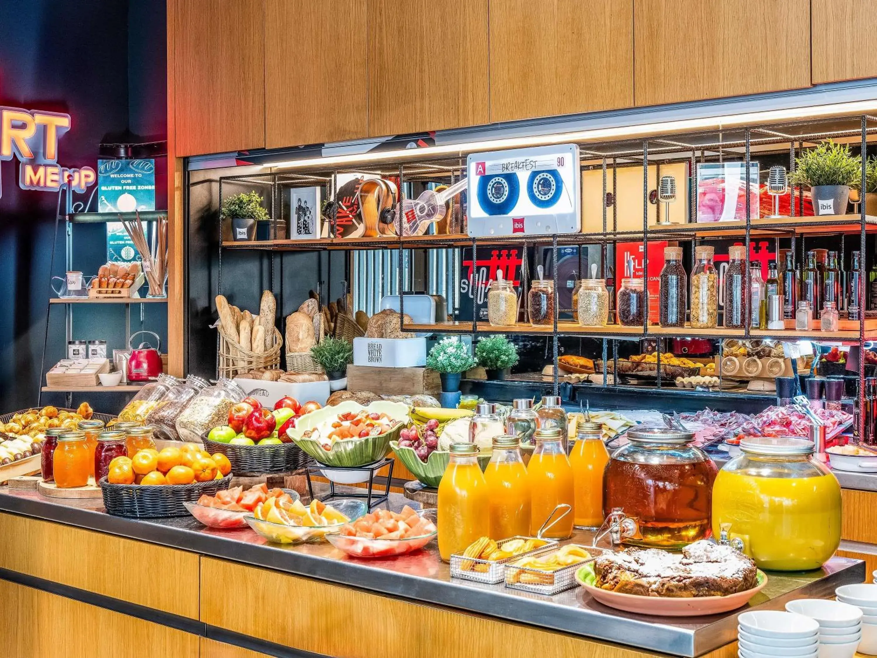 Breakfast in Ibis Barcelona Plaza Glòries 22@ Breakfast in Ibis Barcelona Plaza Glòries 22@