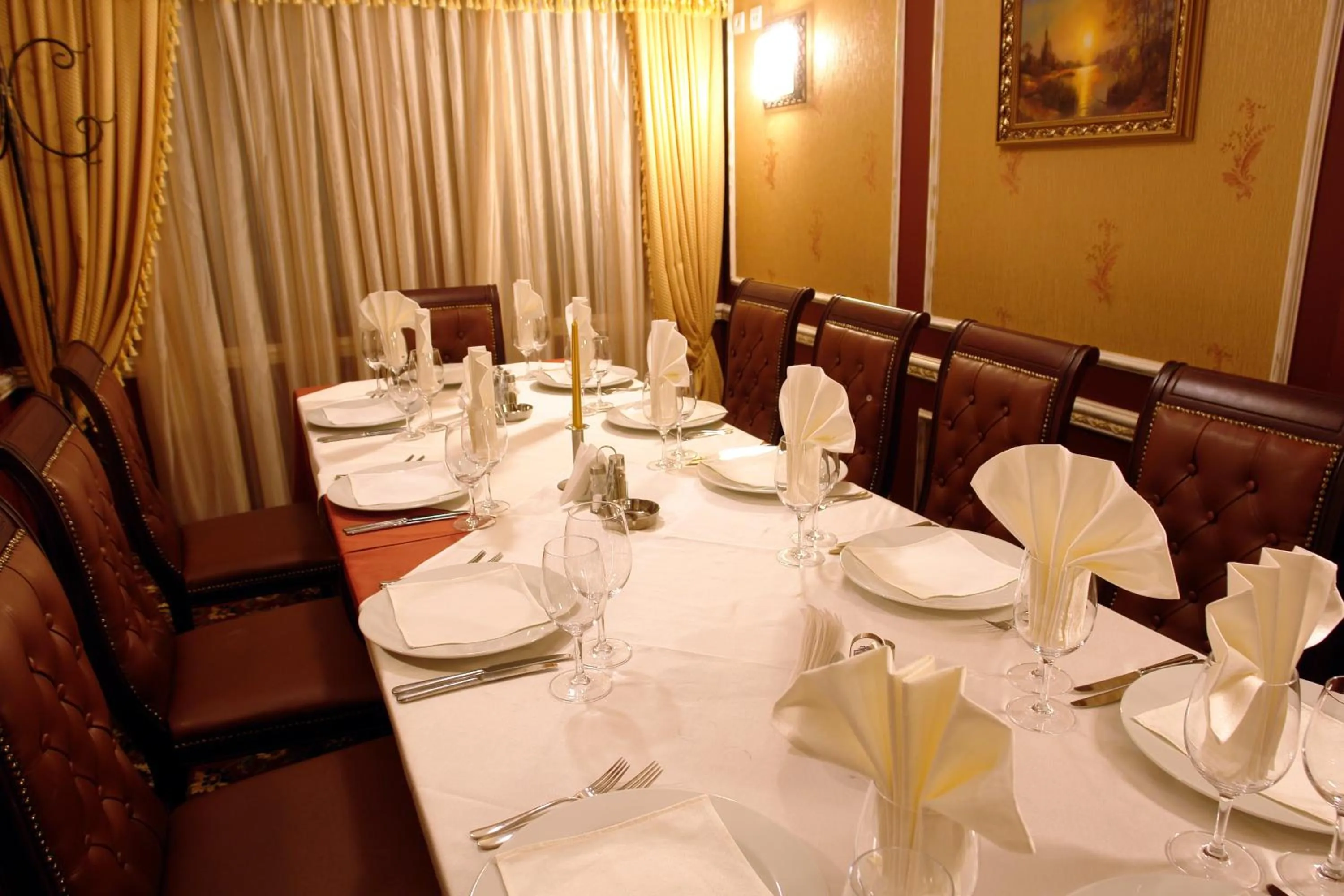 Restaurant/places to eat in Grand Monastery Private Apartments