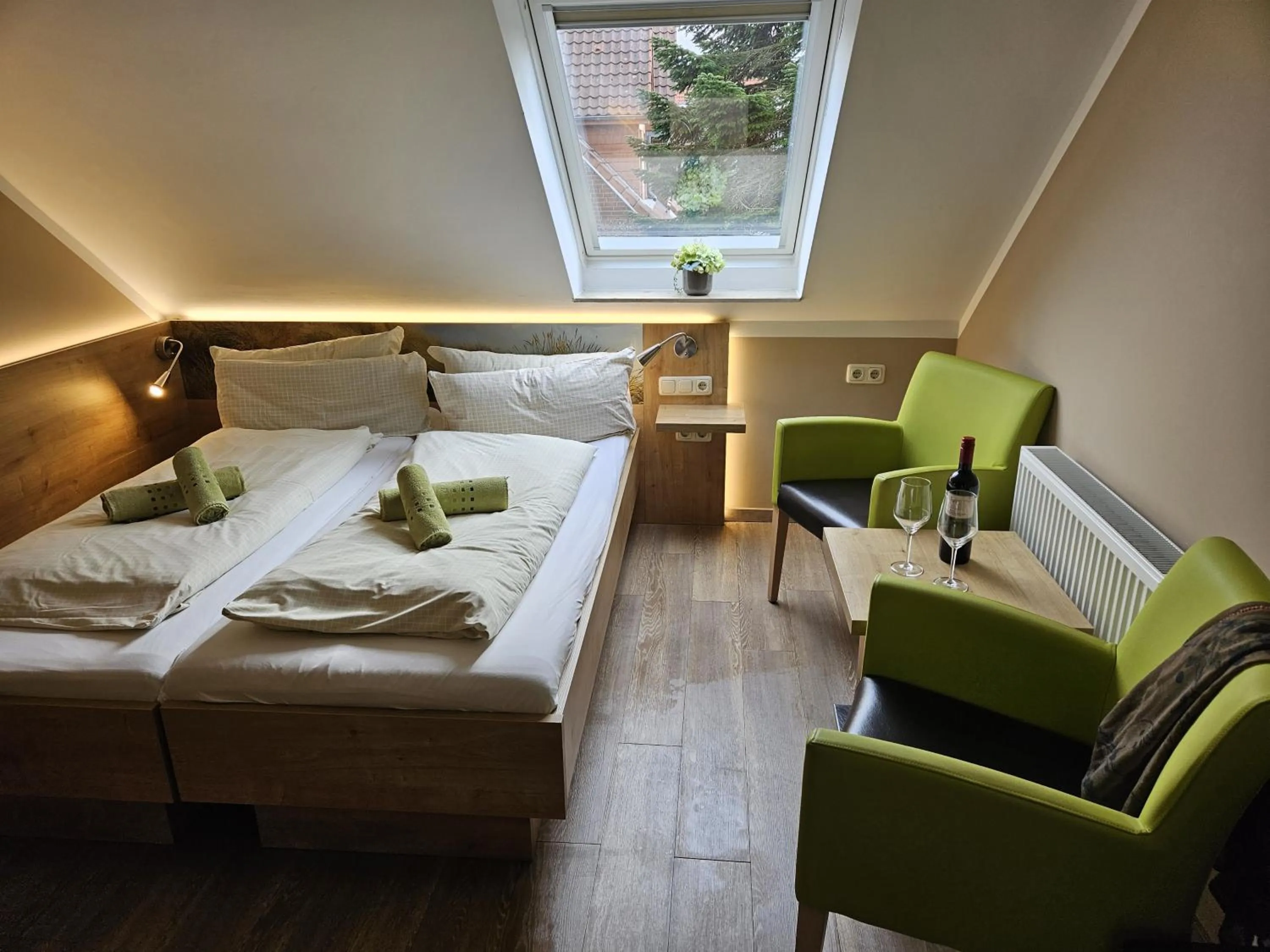 Photo of the whole room, Bed in Hotel Pension Am Hafen