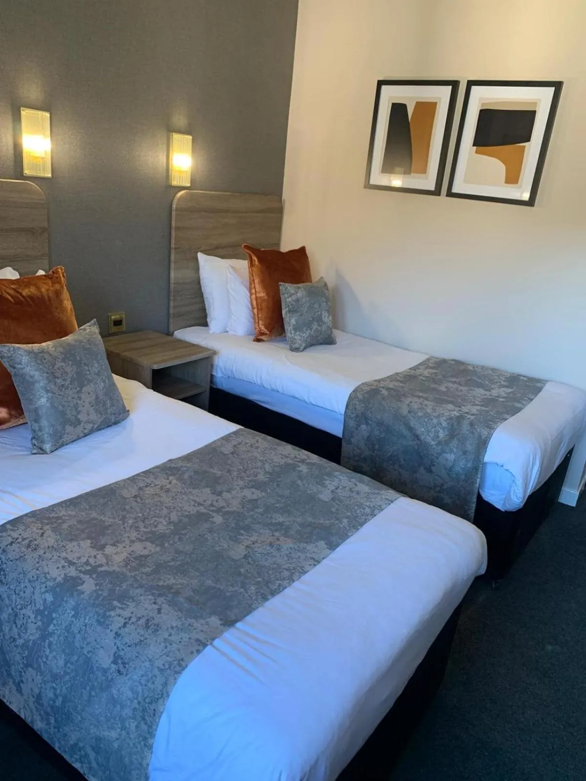 Bed in The Tontine Hotel