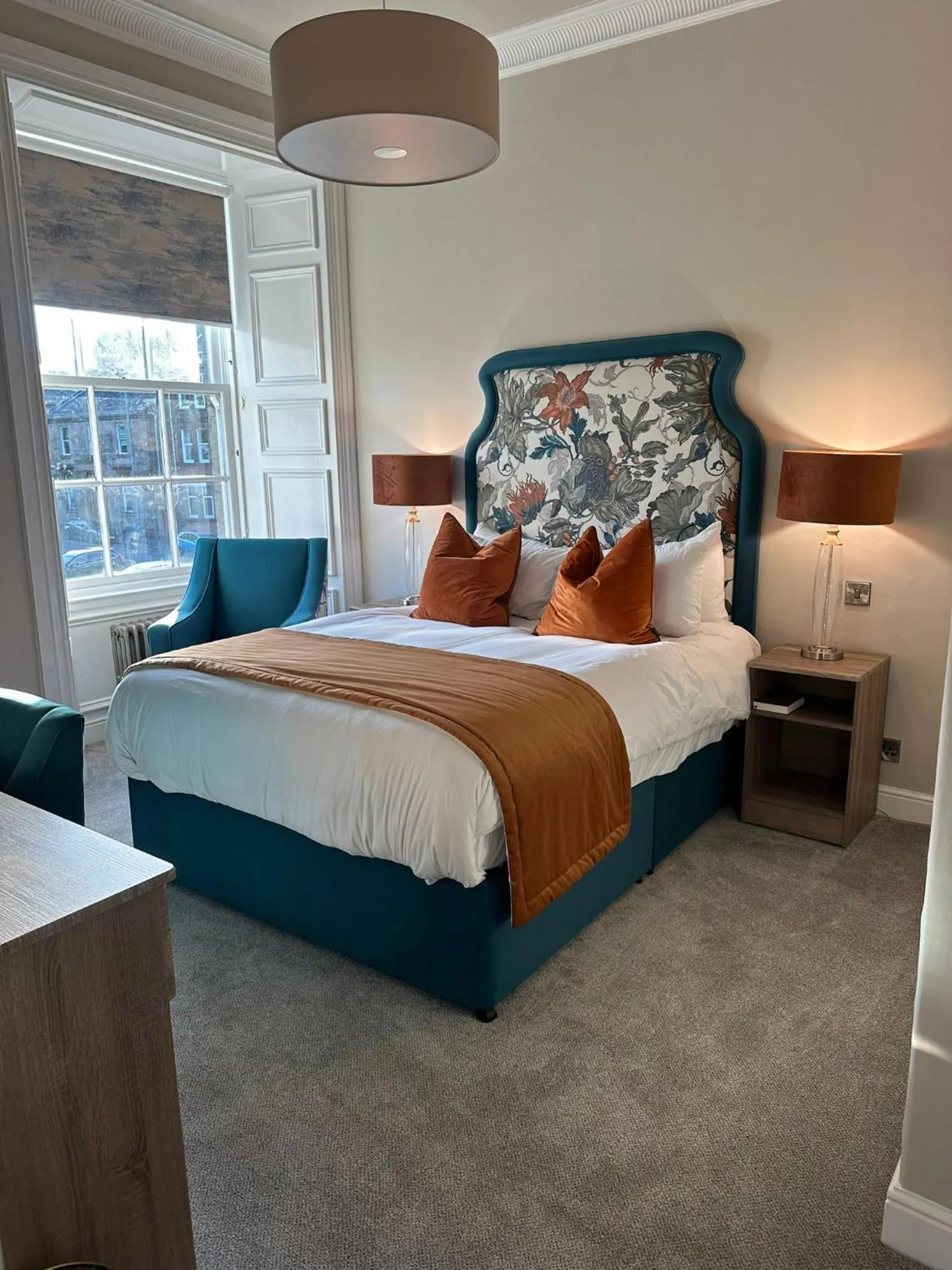 Bed in The Tontine Hotel