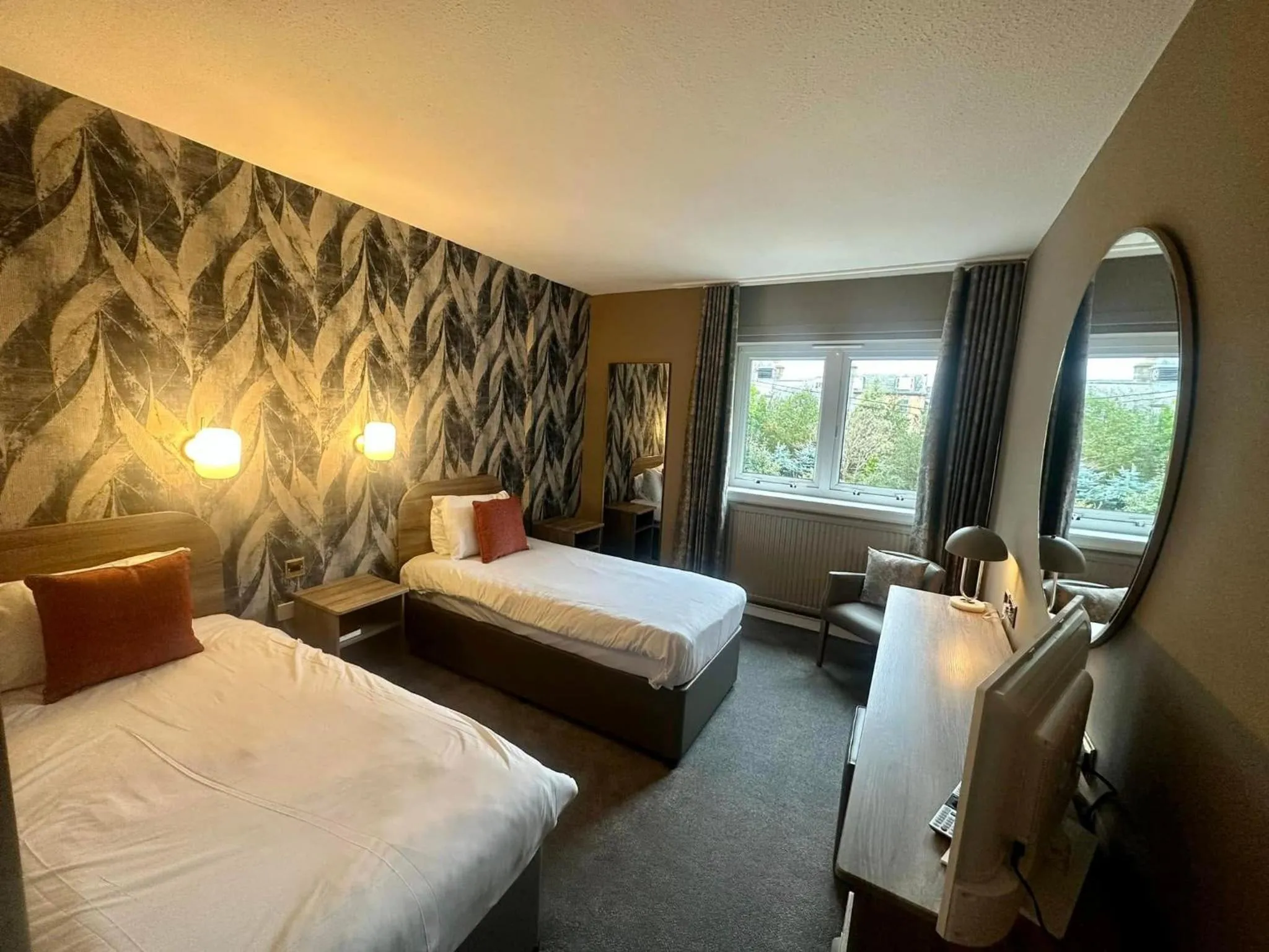 Bed in The Tontine Hotel