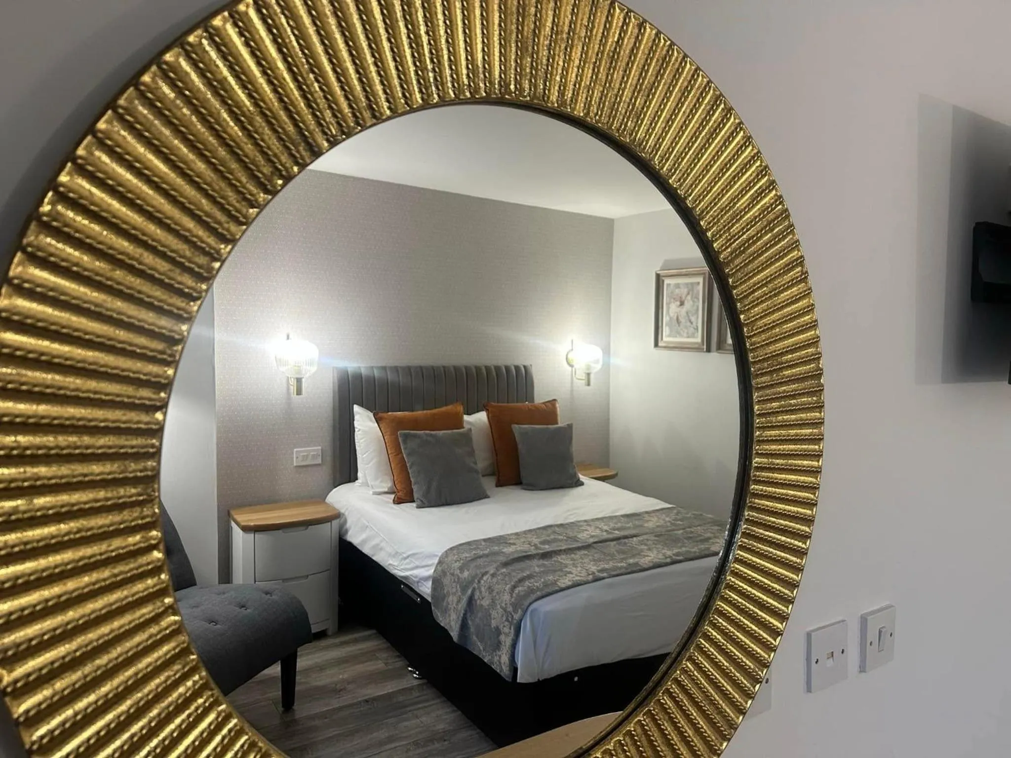 Bed in The Tontine Hotel