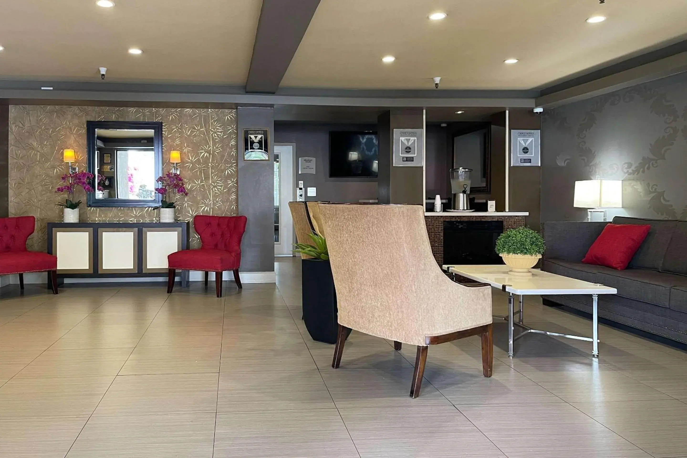 Lobby or reception in Quality Inn Ontario Airport Convention Center Lobby or reception in Quality Inn Ontario Airport Convention Center