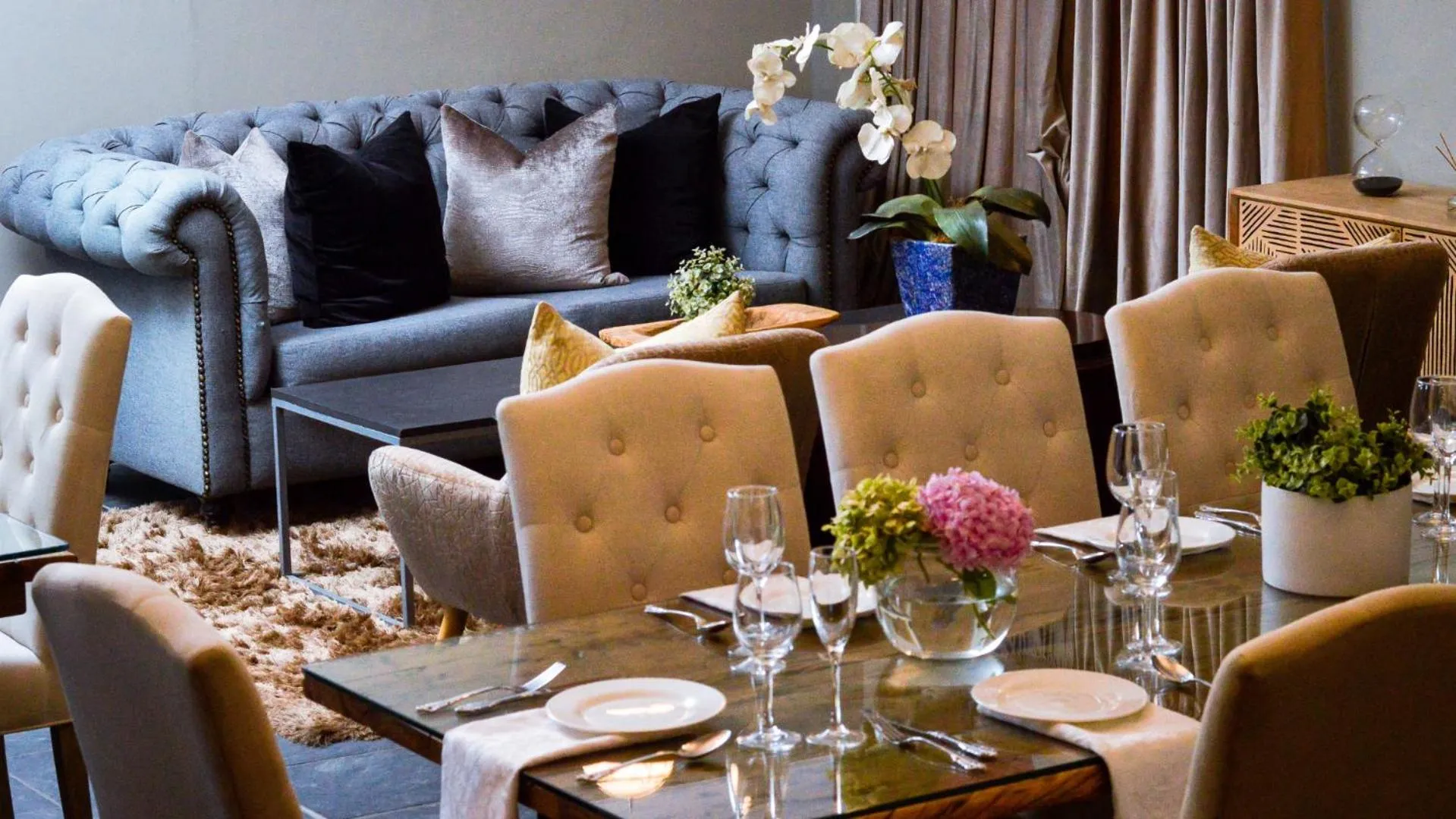 Seating area in 3 Lux Suites