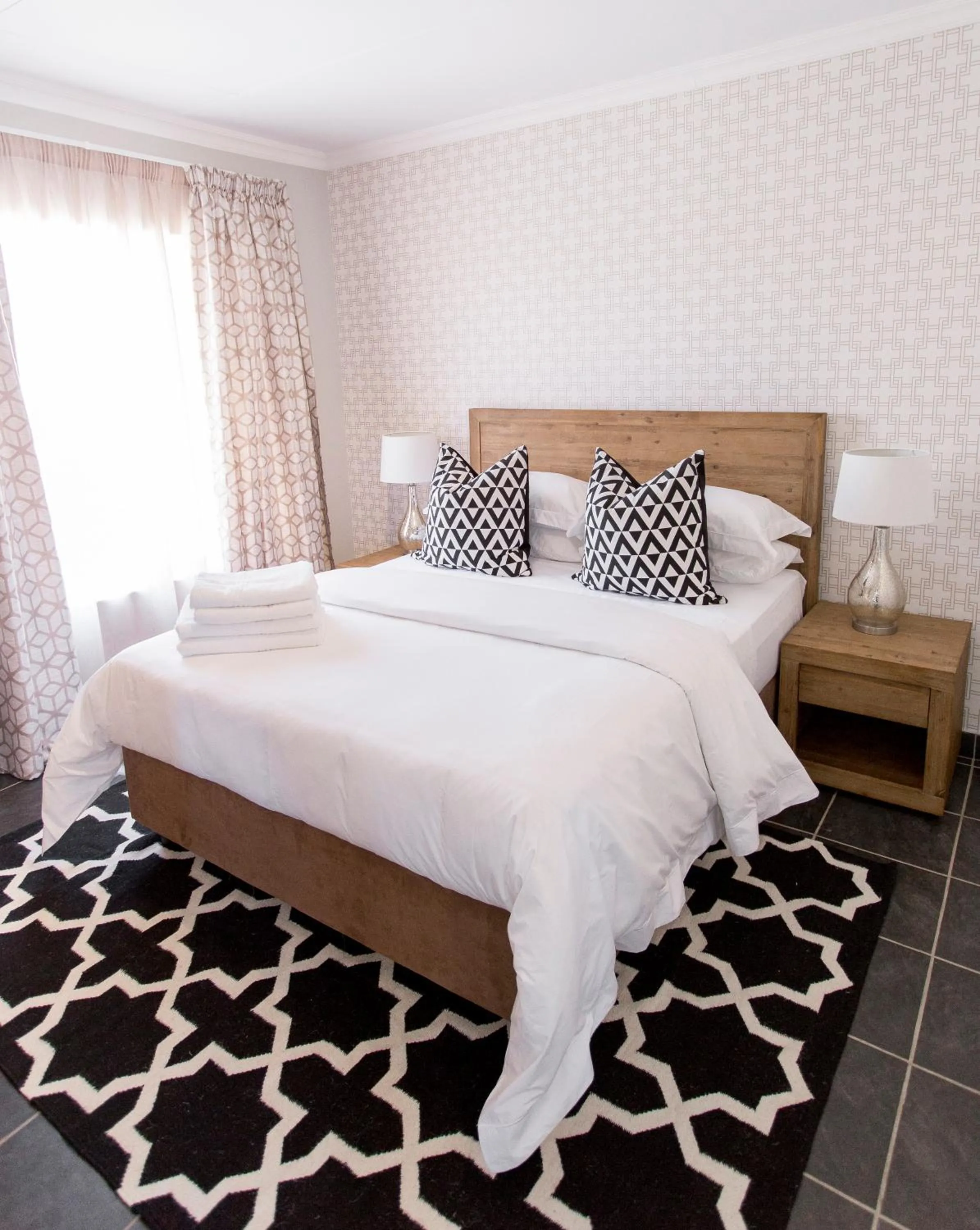 Bedroom, Bed in 3 Lux Suites