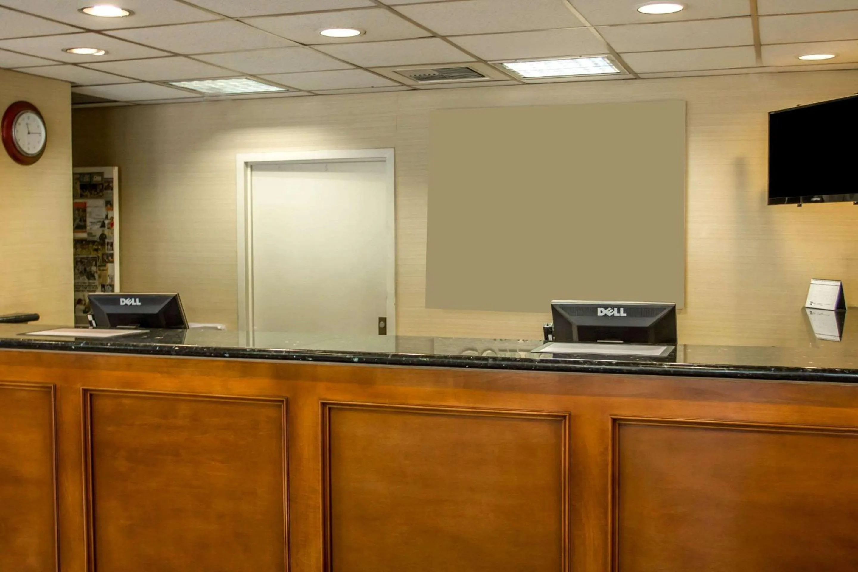 Lobby or reception in Quality Inn Riverside near UCR and Downtown