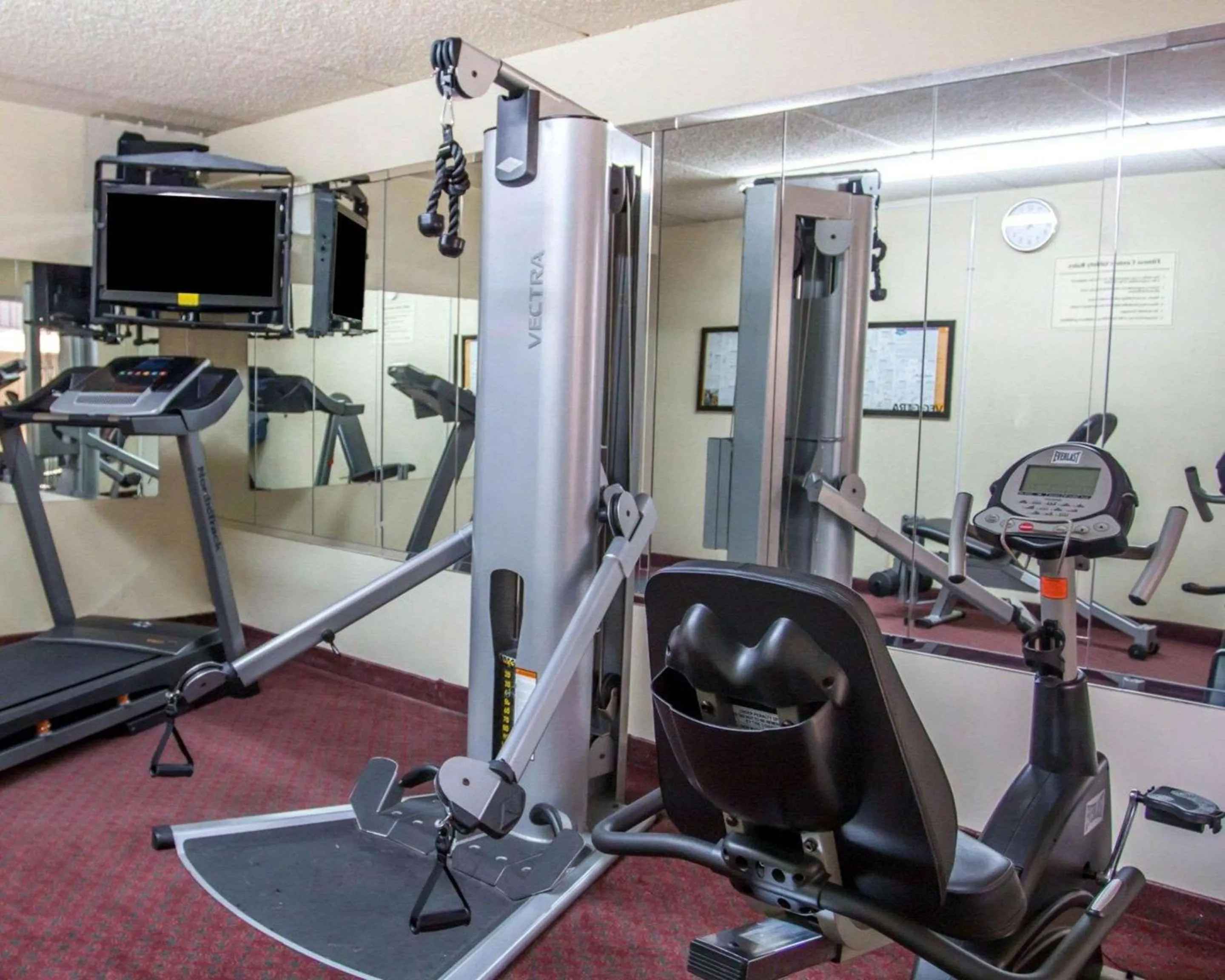 Fitness centre/facilities in Quality Inn Riverside near UCR and Downtown