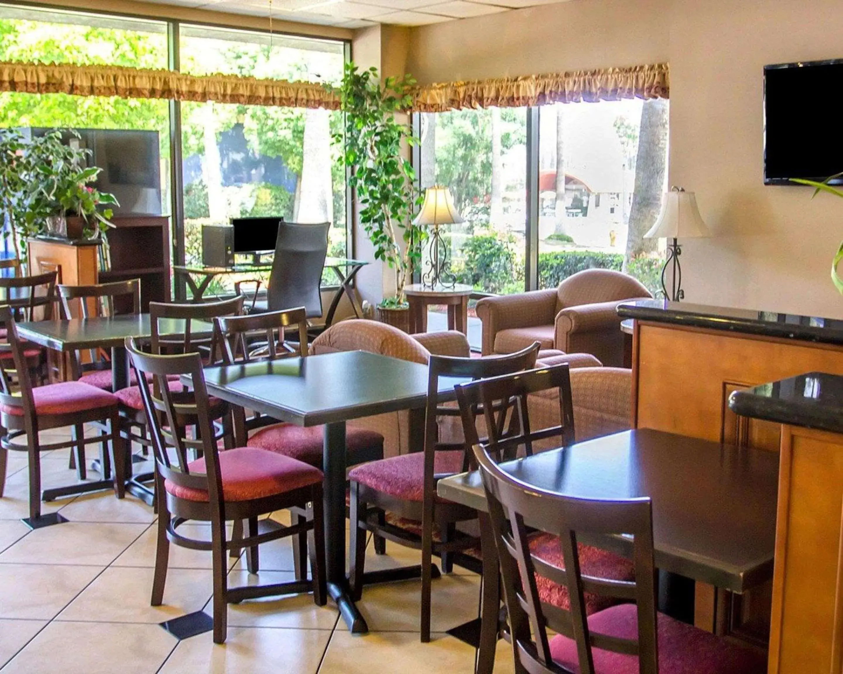 Restaurant/places to eat in Quality Inn Riverside near UCR and Downtown Restaurant/places to eat in Quality Inn Riverside near UCR and Downtown