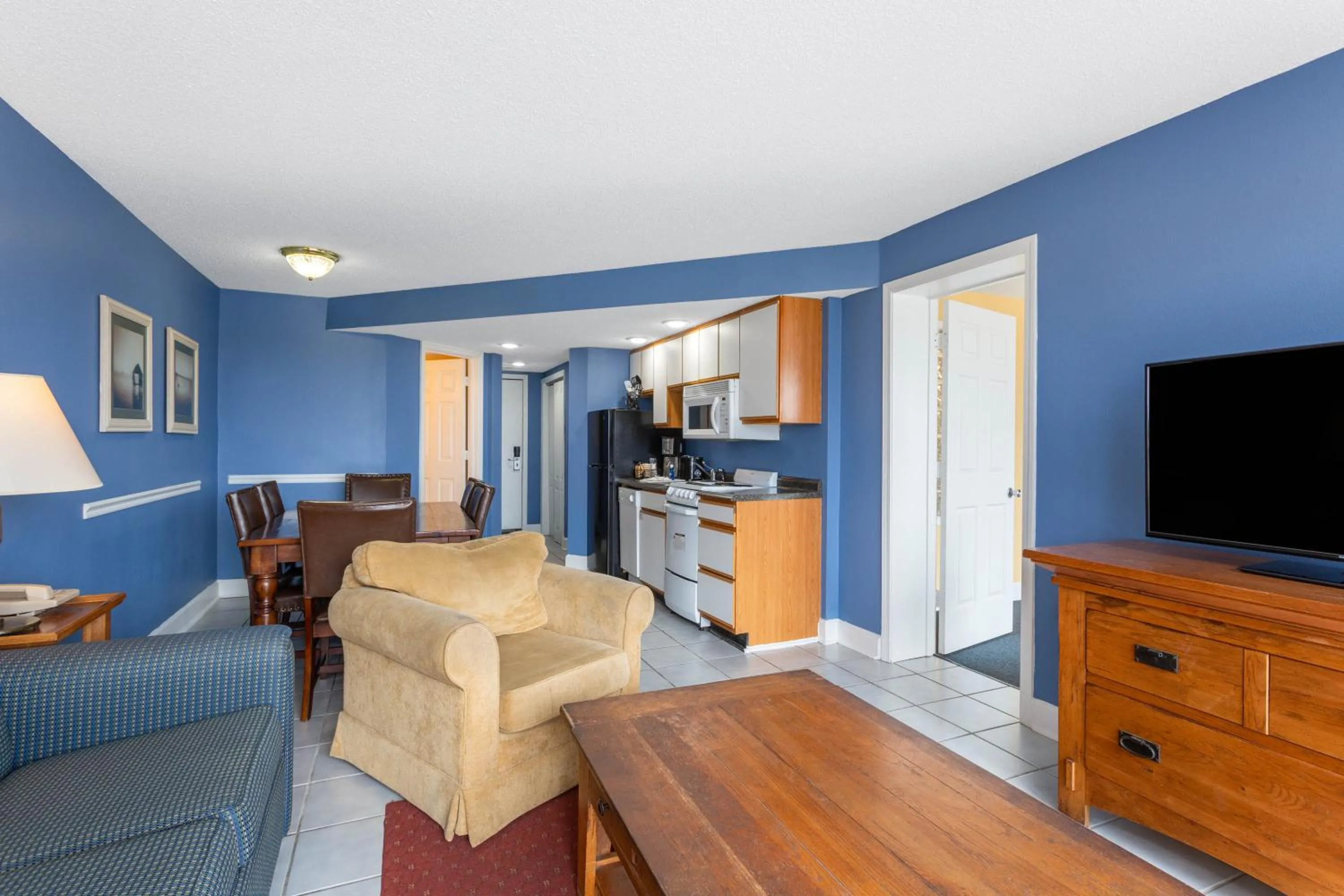 Living room in Ocean Club Resort Myrtle Beach a Ramada by Wyndham