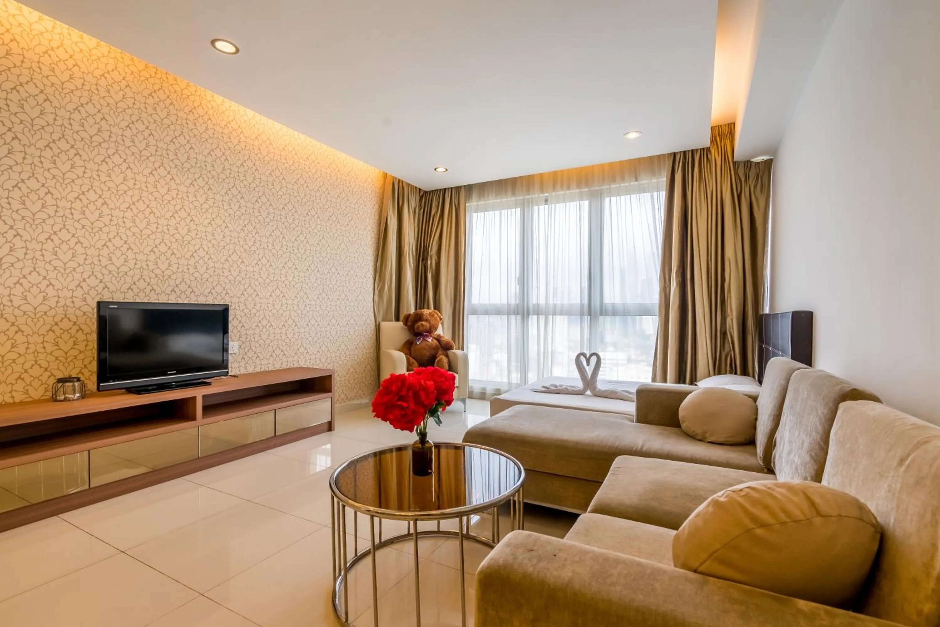 Regalia Residence at KLCC View Sky Pool by KC