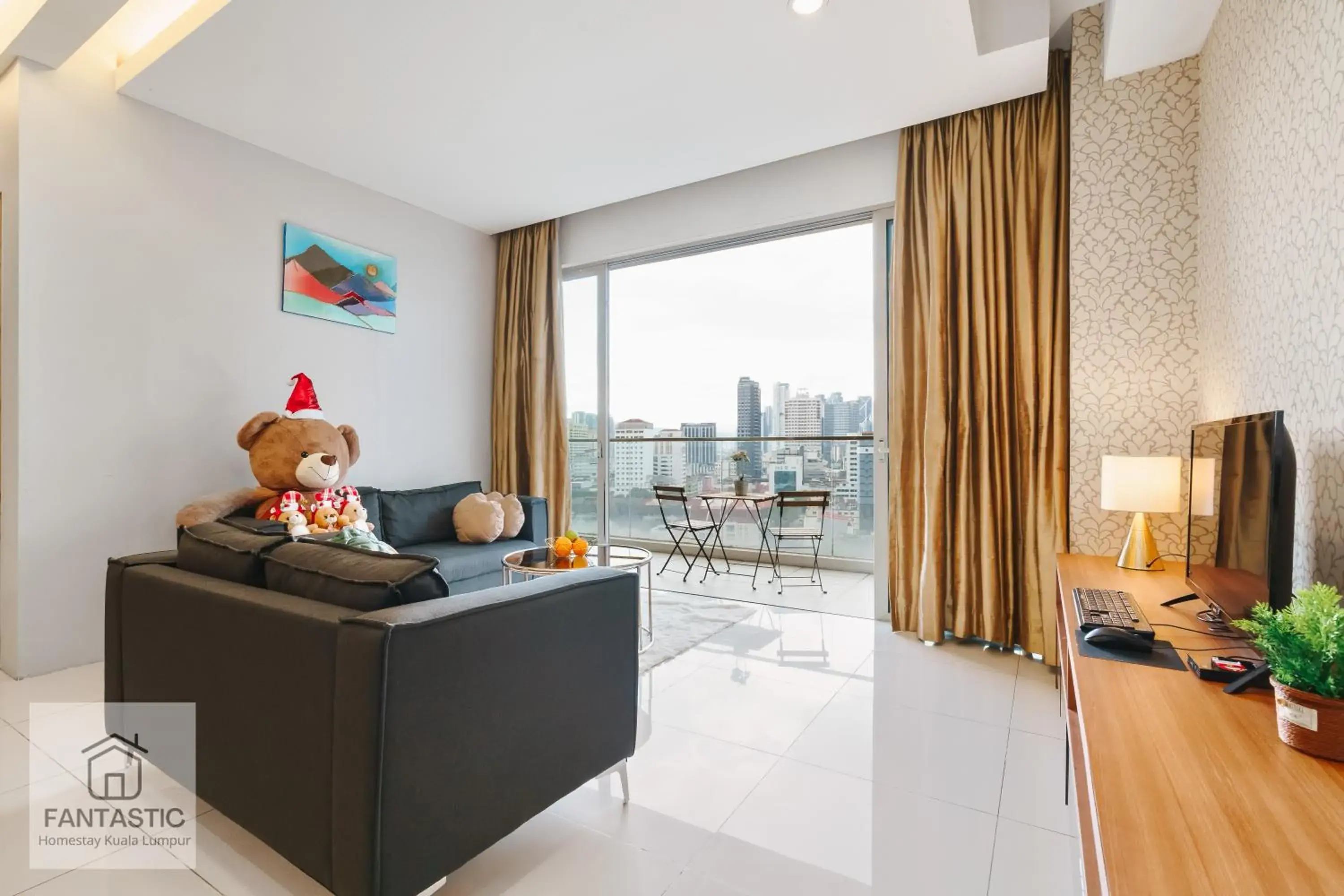Three-Bedroom Apartment in Regalia Residence at KLCC View Sky Pool by KC Three-Bedroom Apartment in Regalia Residence at KLCC View Sky Pool by KC