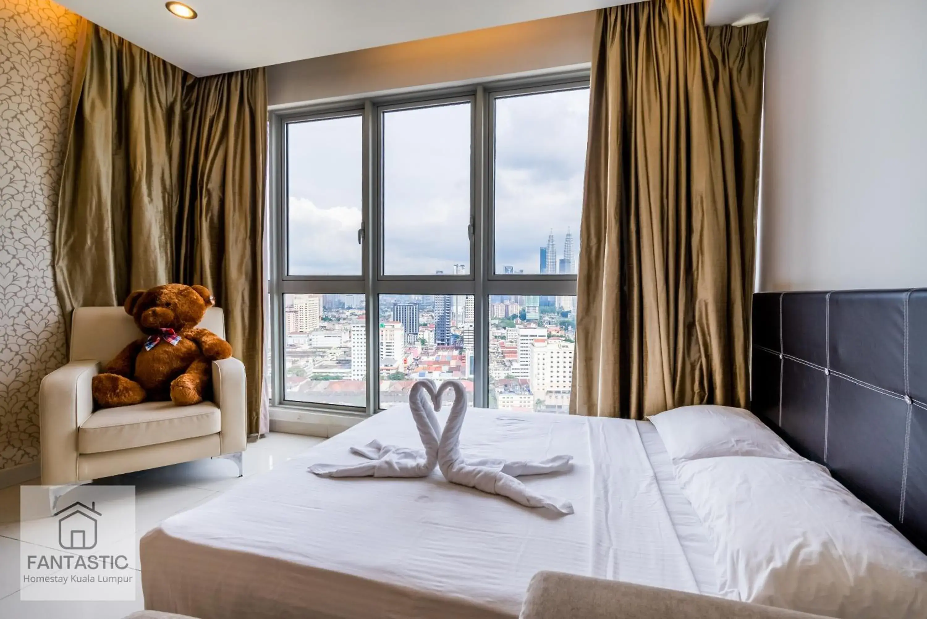 Two-Bedroom Suite in Regalia Residence at KLCC View Sky Pool by KC Two-Bedroom Suite in Regalia Residence at KLCC View Sky Pool by KC