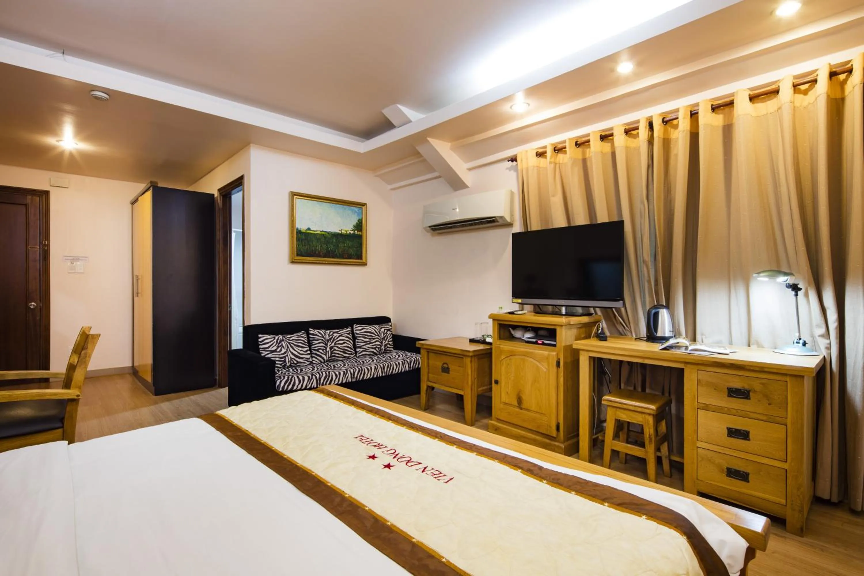 Living room, Bed in Vien Dong District 7 Phu My Hung