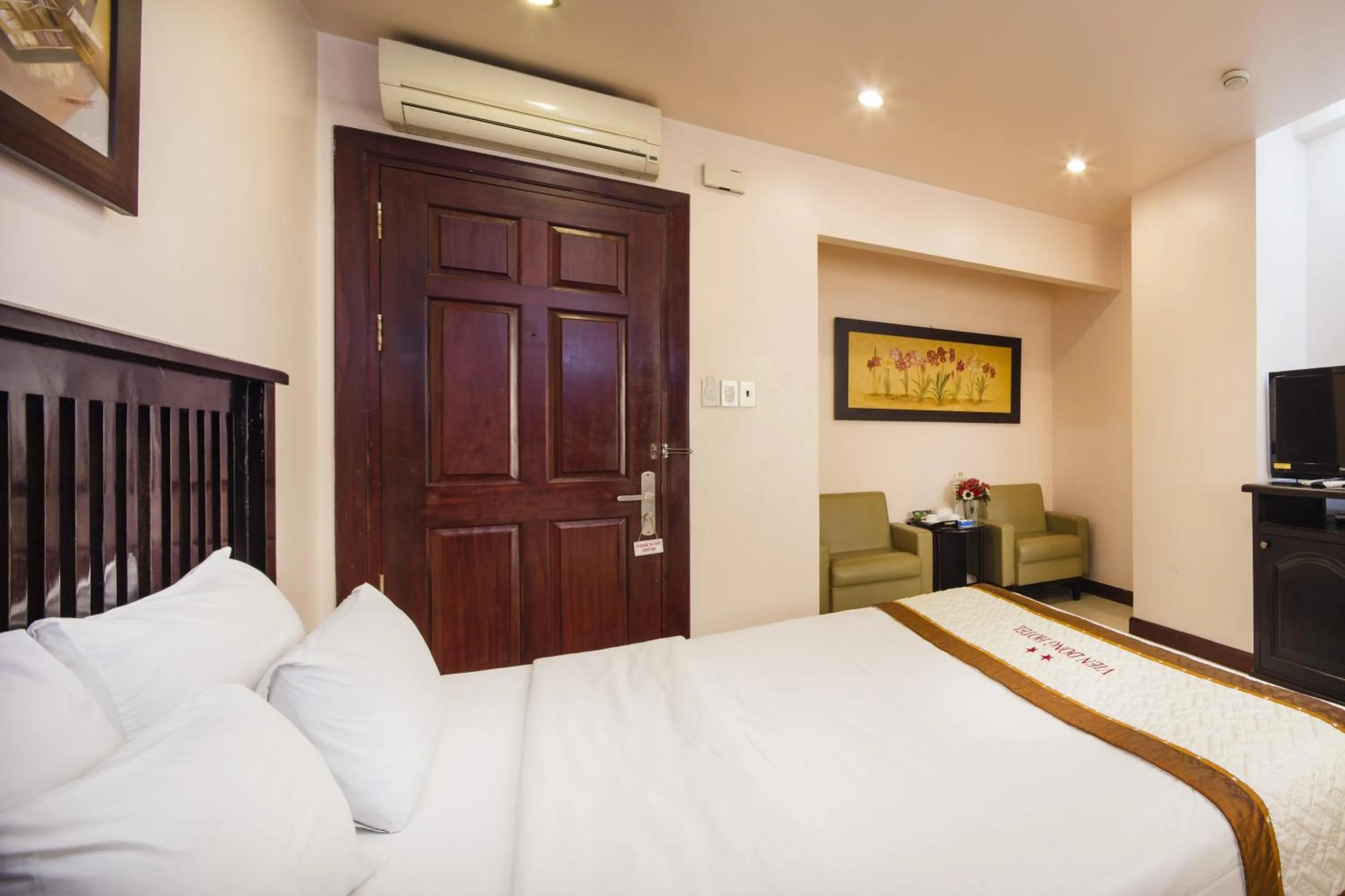 Bedroom, Bed in Vien Dong District 7 Phu My Hung