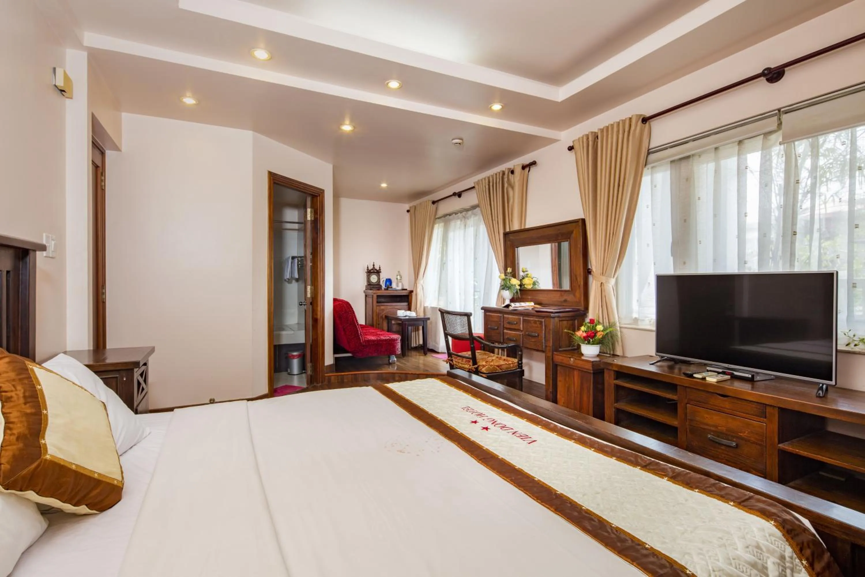 Bedroom, Bed in Vien Dong District 7 Phu My Hung