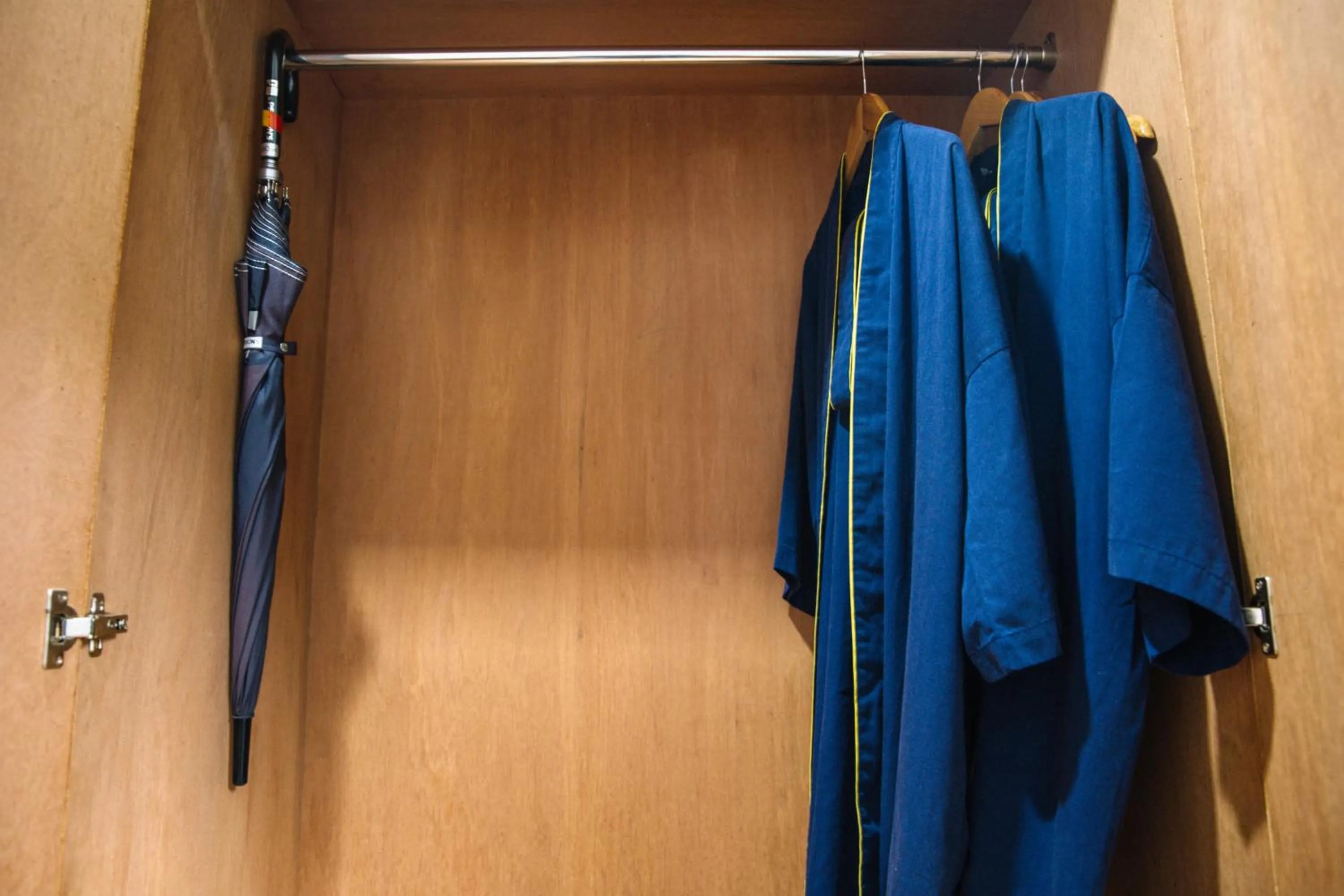 Billabong Hotel and Cafe