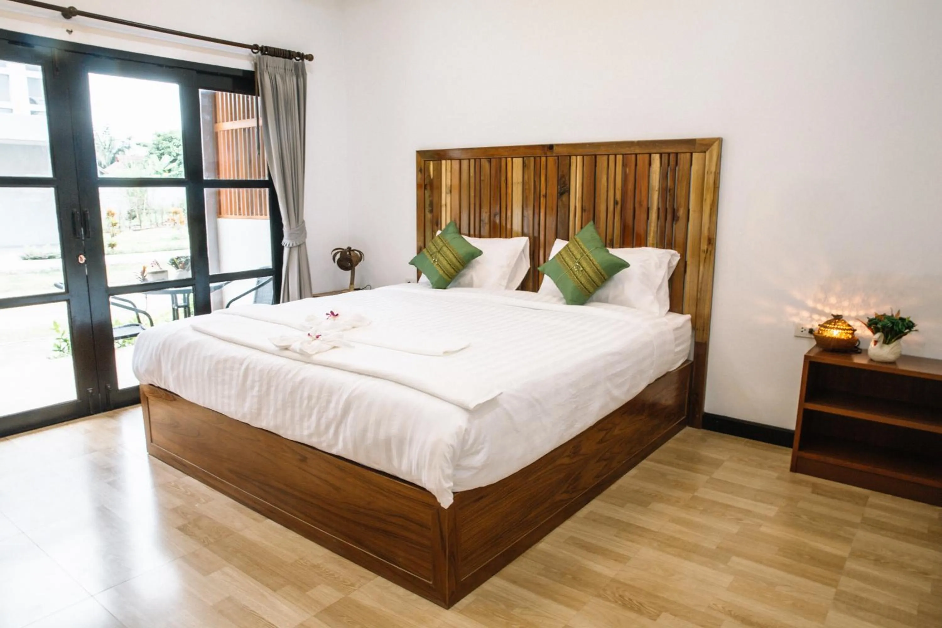 Bed in Billabong Hotel and Cafe