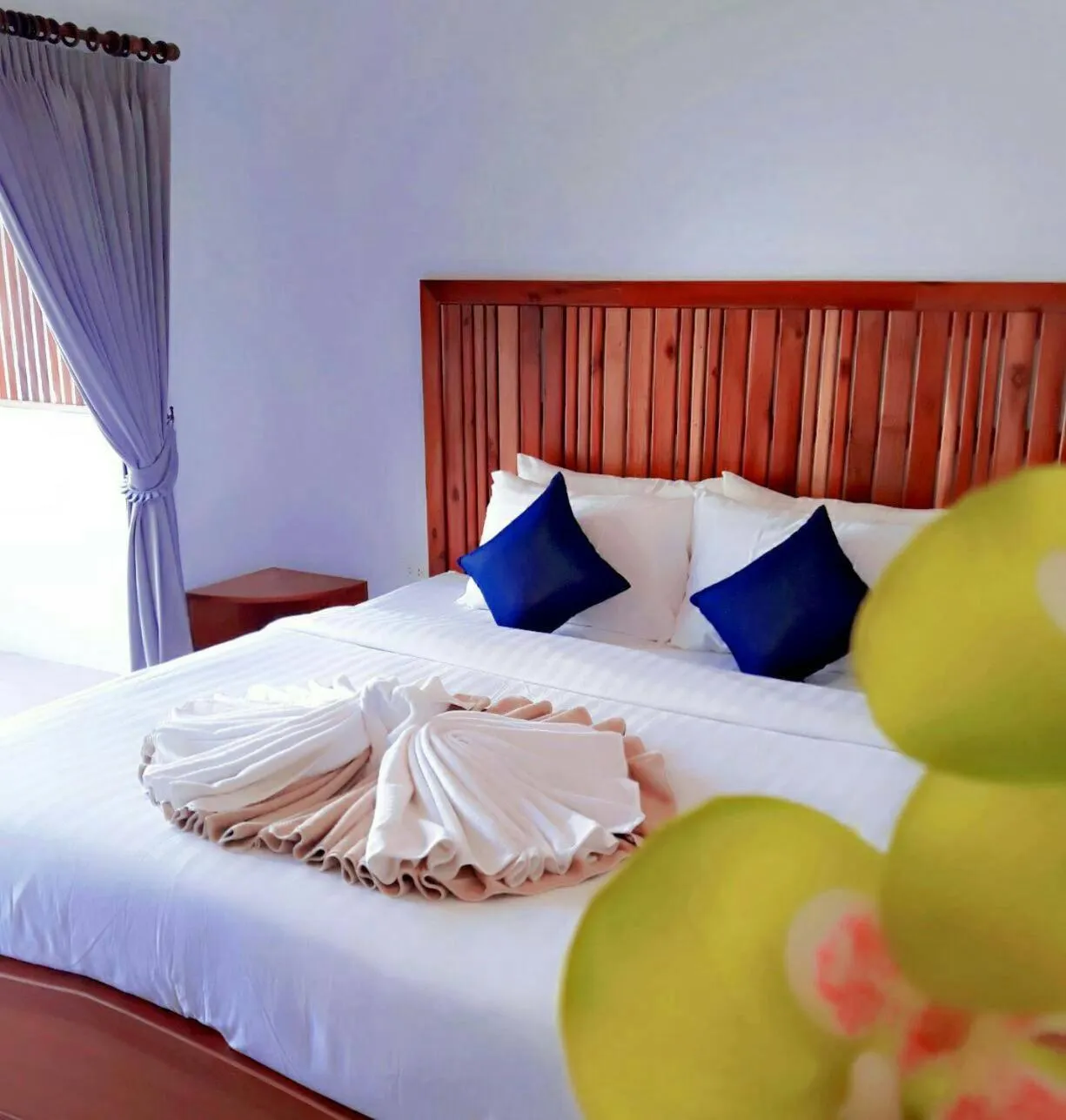 Bed in Billabong Hotel and Cafe