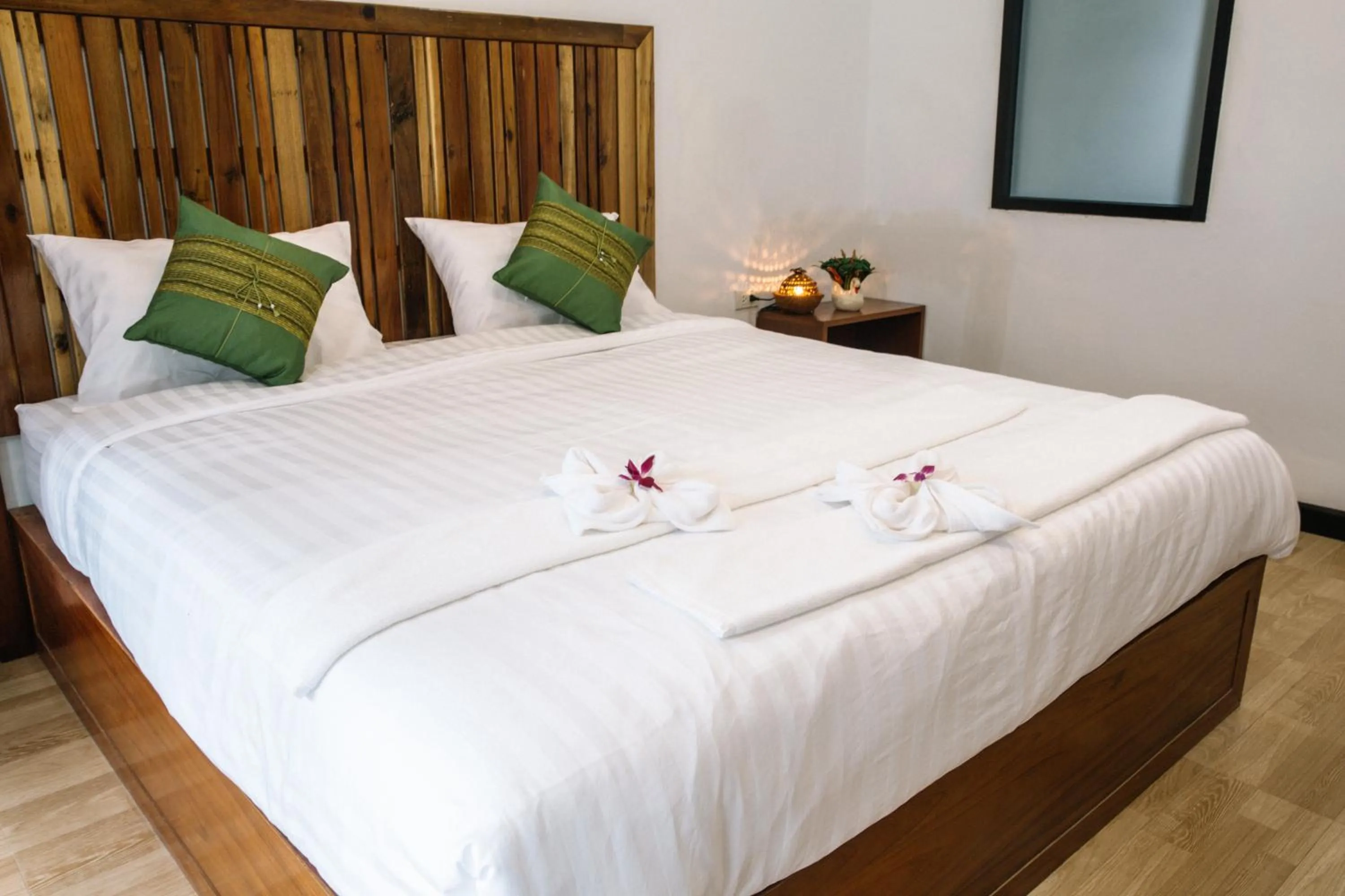 Bed in Billabong Hotel and Cafe