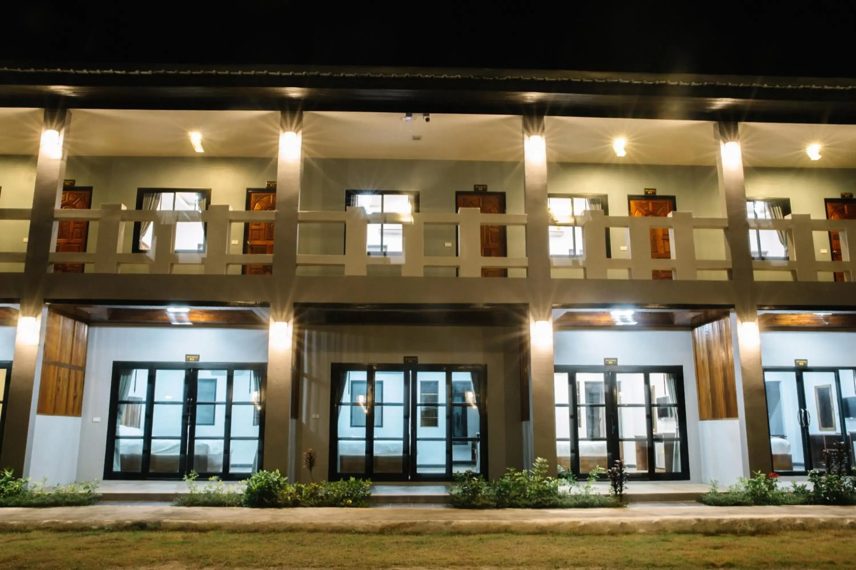 Property building in Billabong Hotel and Cafe Property building in Billabong Hotel and Cafe