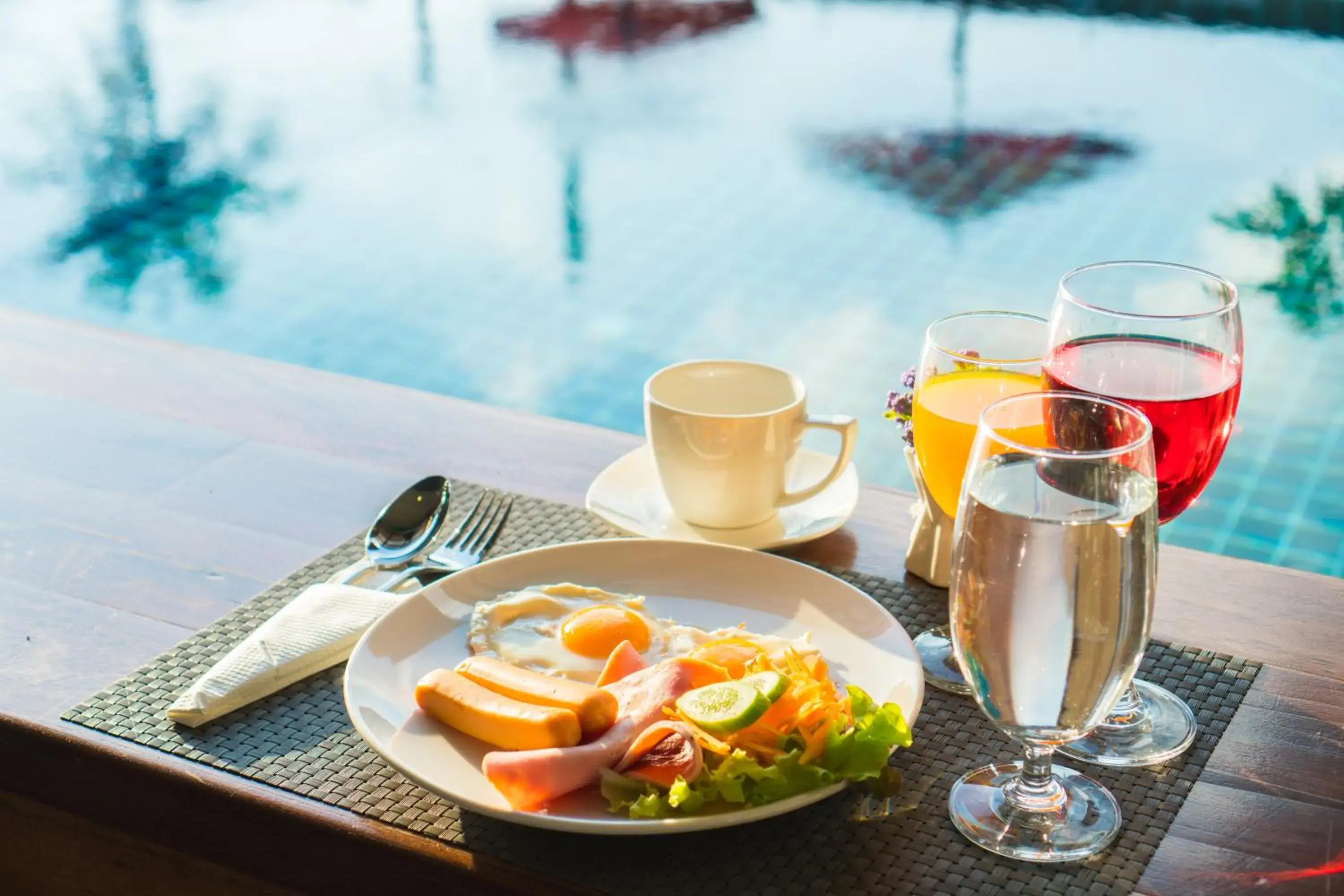 Food and drinks in Billabong Hotel and Cafe Food and drinks in Billabong Hotel and Cafe