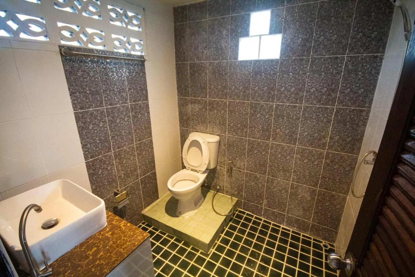 Billabong Hotel and Cafe