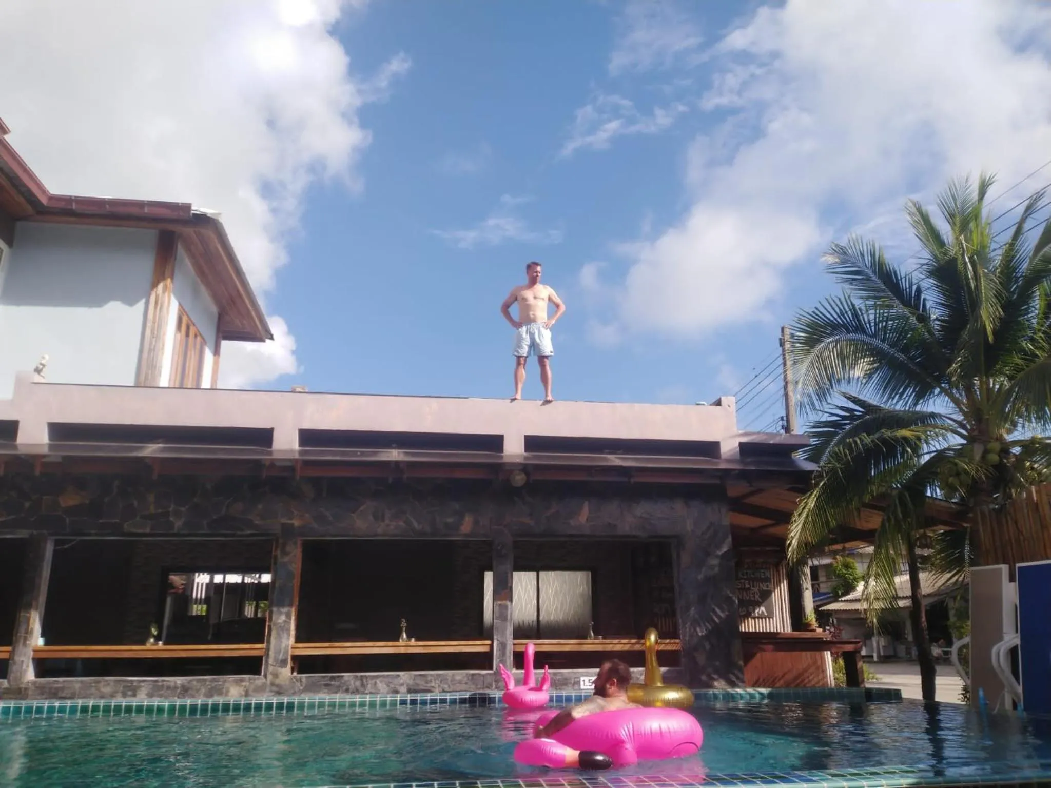 Billabong Hotel and Cafe