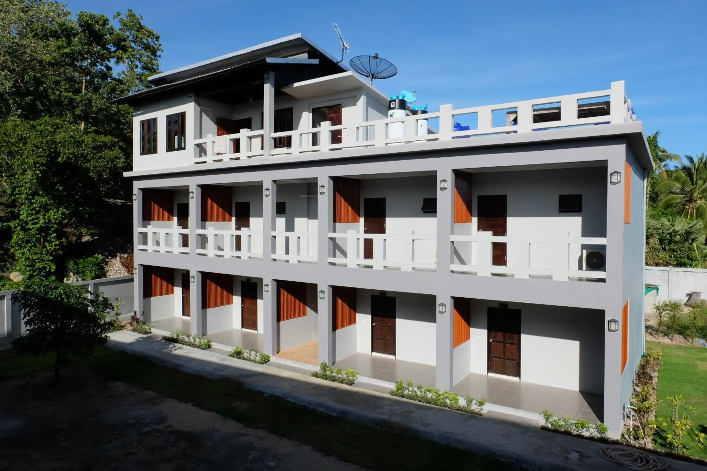 Property building in Billabong Hotel and Cafe Property building in Billabong Hotel and Cafe