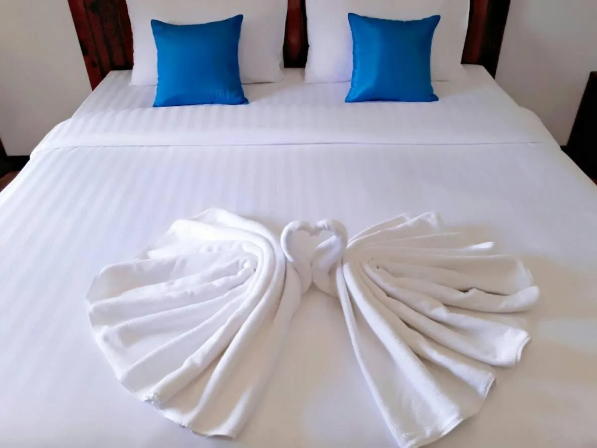 Bed in Billabong Hotel and Cafe