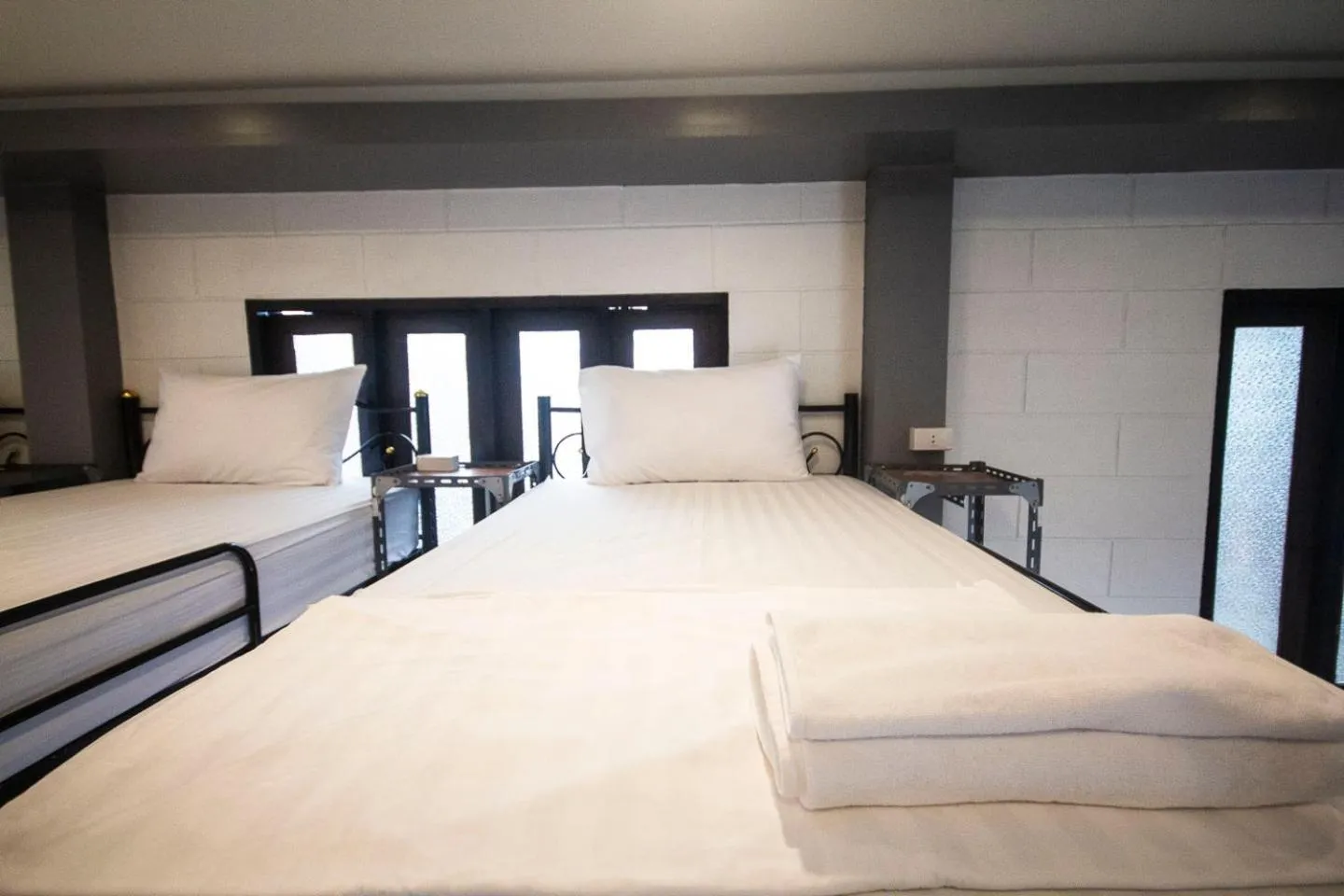 Bed in Billabong Hotel and Cafe