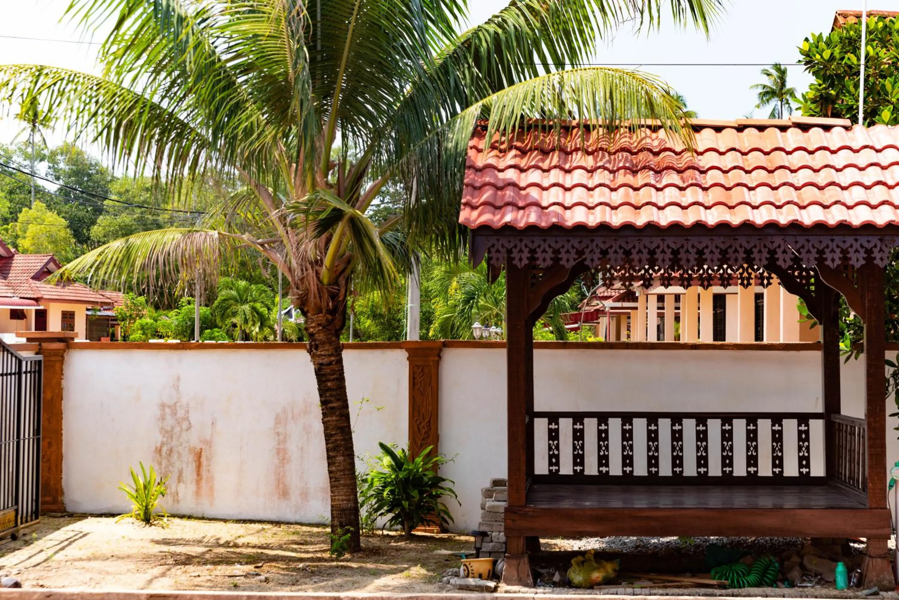 Beachland Guesthouse