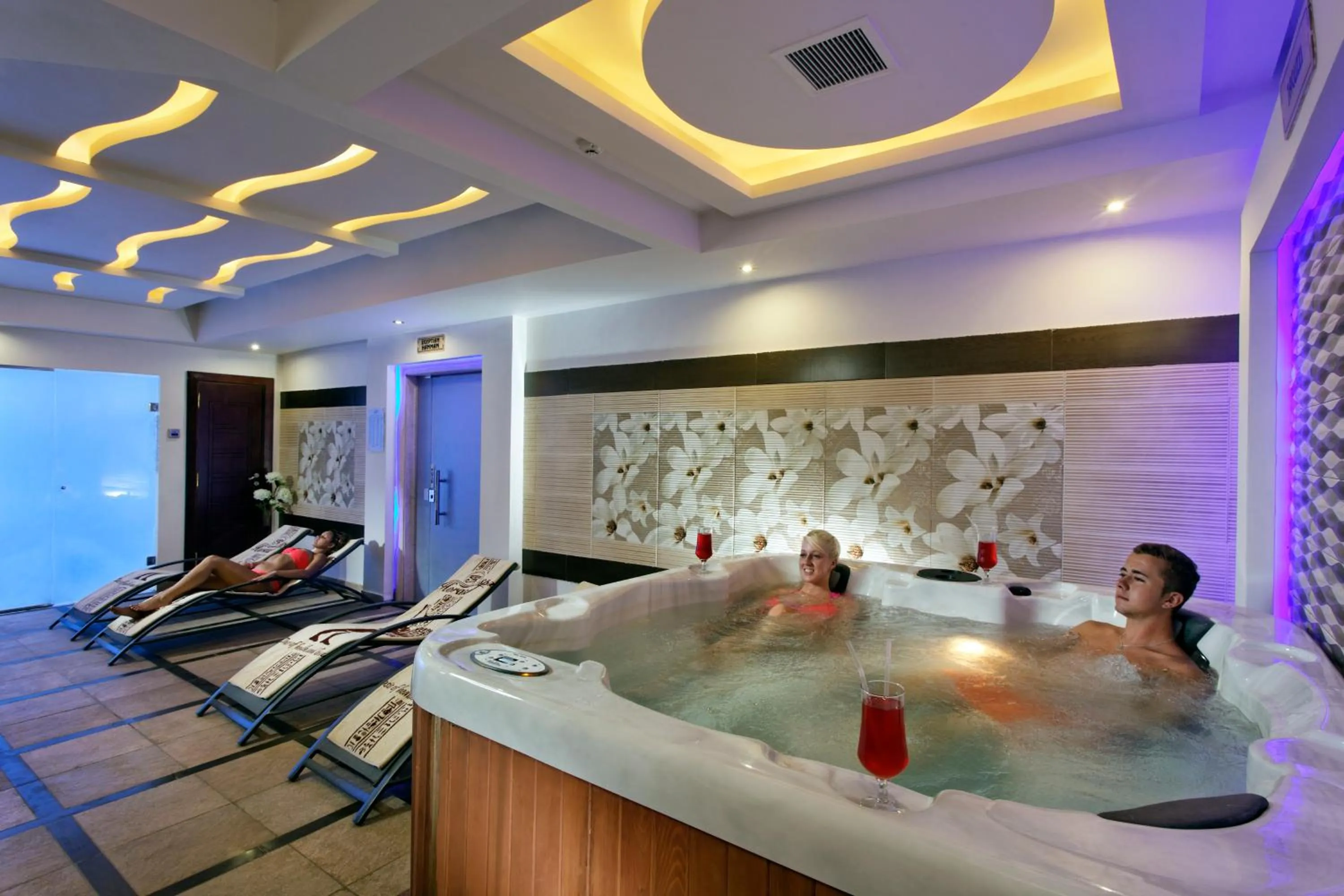 Hot Tub in Pickalbatros Aqua Blu Sharm El Sheikh