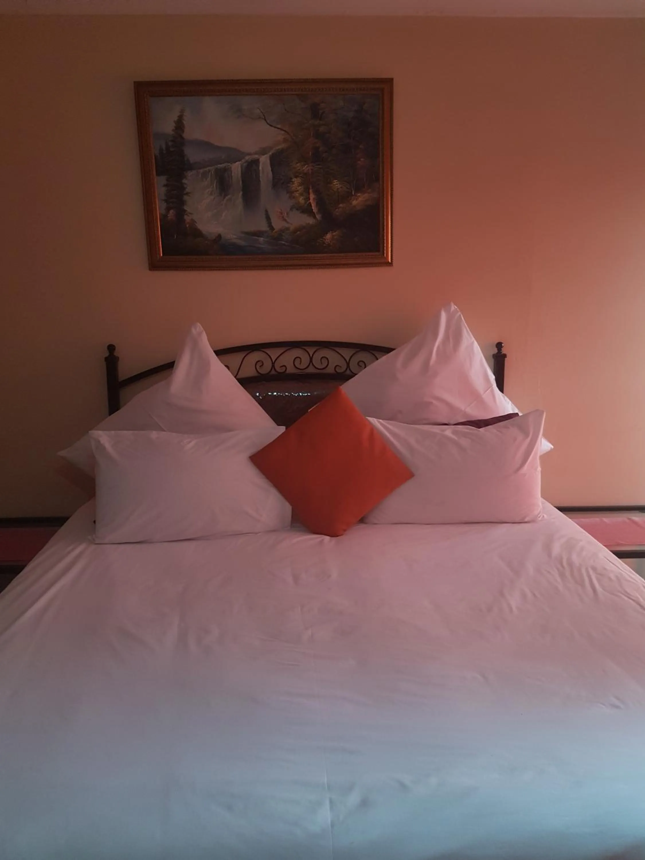 Bedroom, Bed in Amberlight Self Catering Accommodation