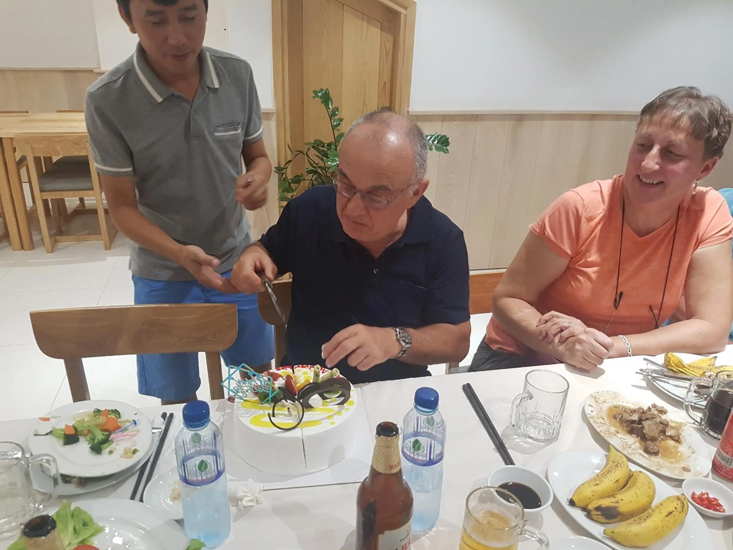 Restaurant/places to eat in The Queen Hotel Ninh Binh