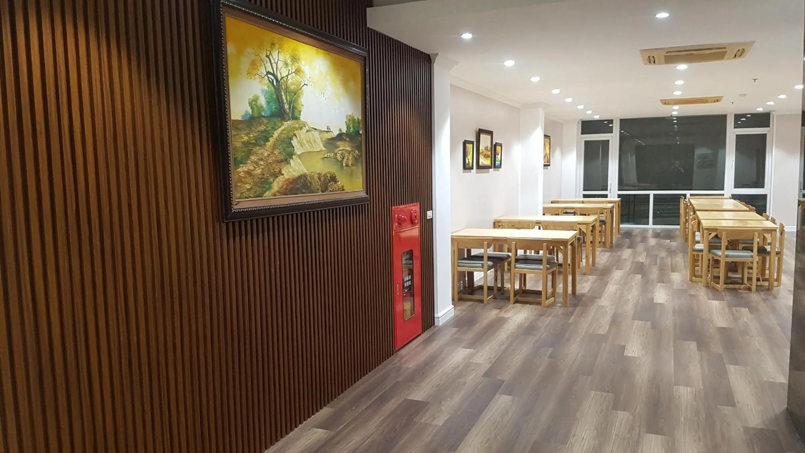 Restaurant/places to eat in The Queen Hotel Ninh Binh