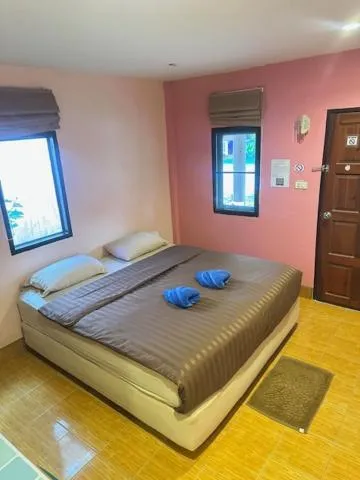 Bed in Lanta Bee Garden Bungalow SHA Extra Plus