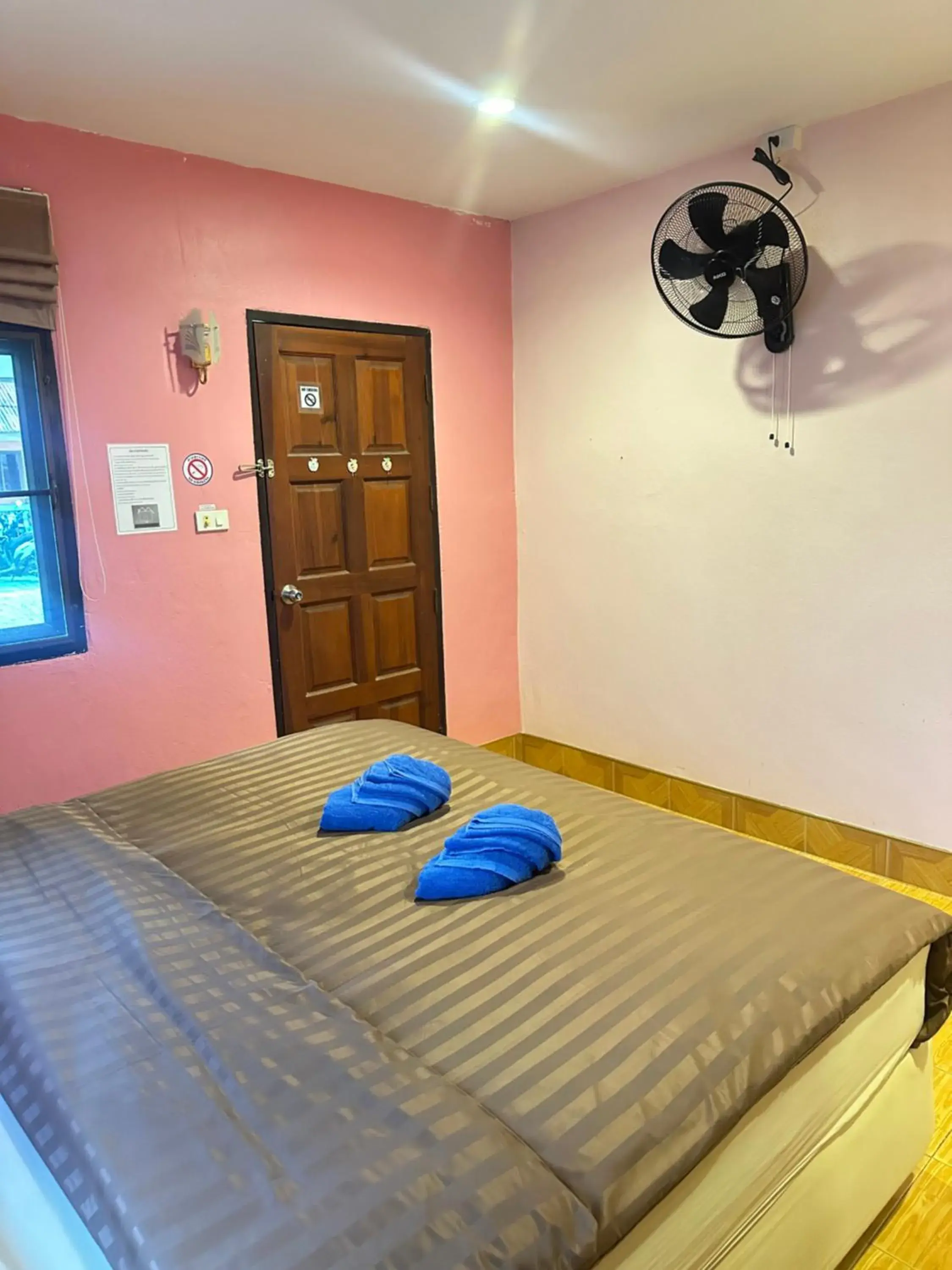 Bed in Lanta Bee Garden Bungalow SHA Extra Plus Bed in Lanta Bee Garden Bungalow SHA Extra Plus