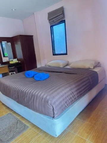 Bed in Lanta Bee Garden Bungalow SHA Extra Plus