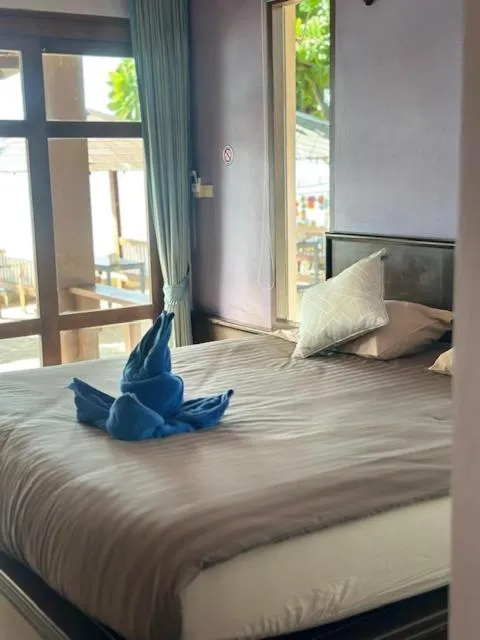 Bed in Lanta Bee Garden Bungalow SHA Extra Plus