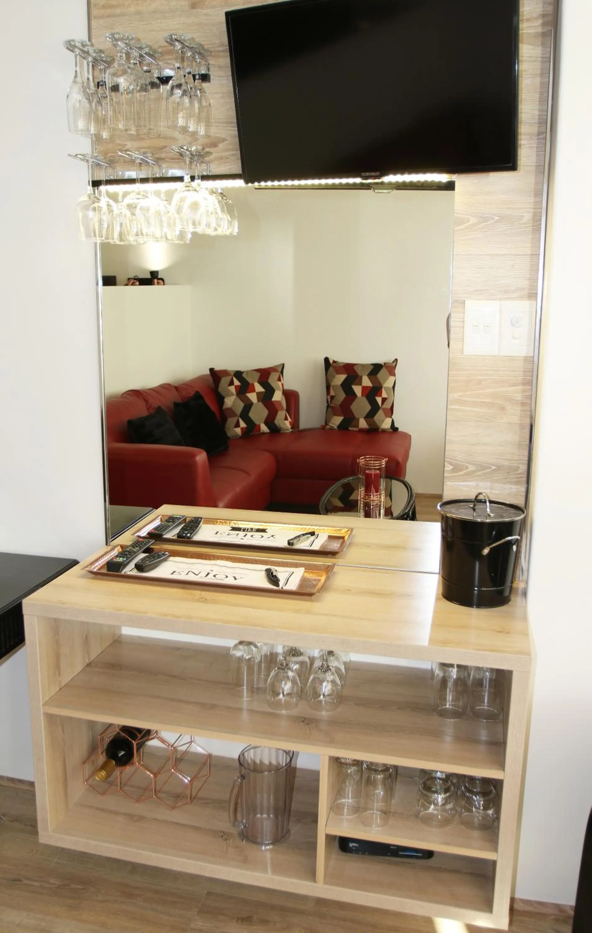 TV and multimedia in 205 New Cumberland