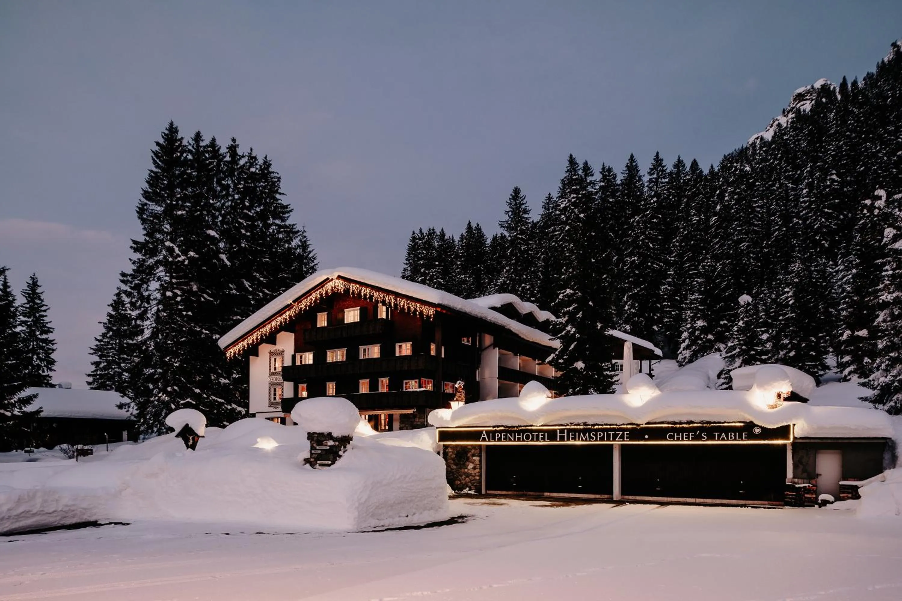 Property building in Heimspitze - Alpenhotel SKI-IN & Wirtshaus