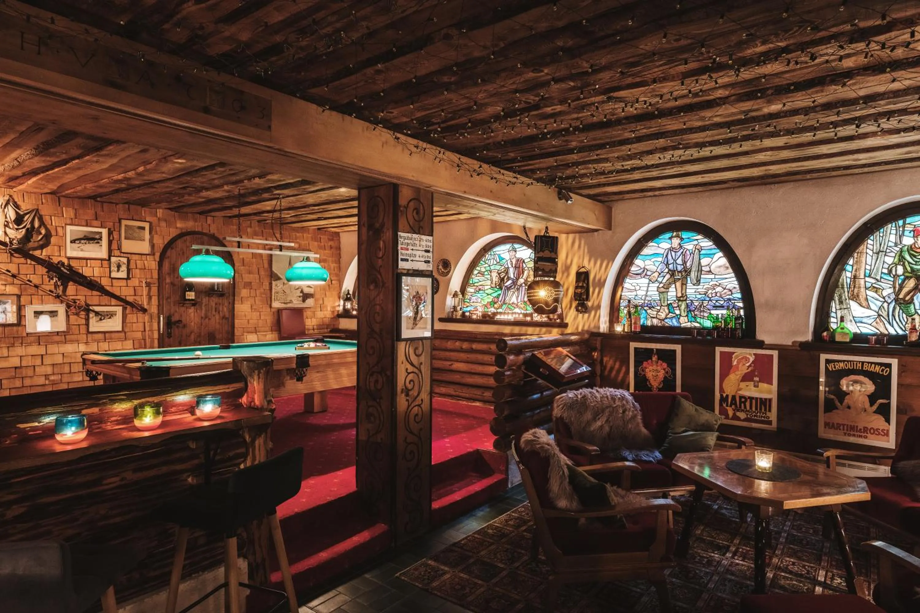 Lounge or bar in Heimspitze - Alpenhotel SKI-IN & Wirtshaus