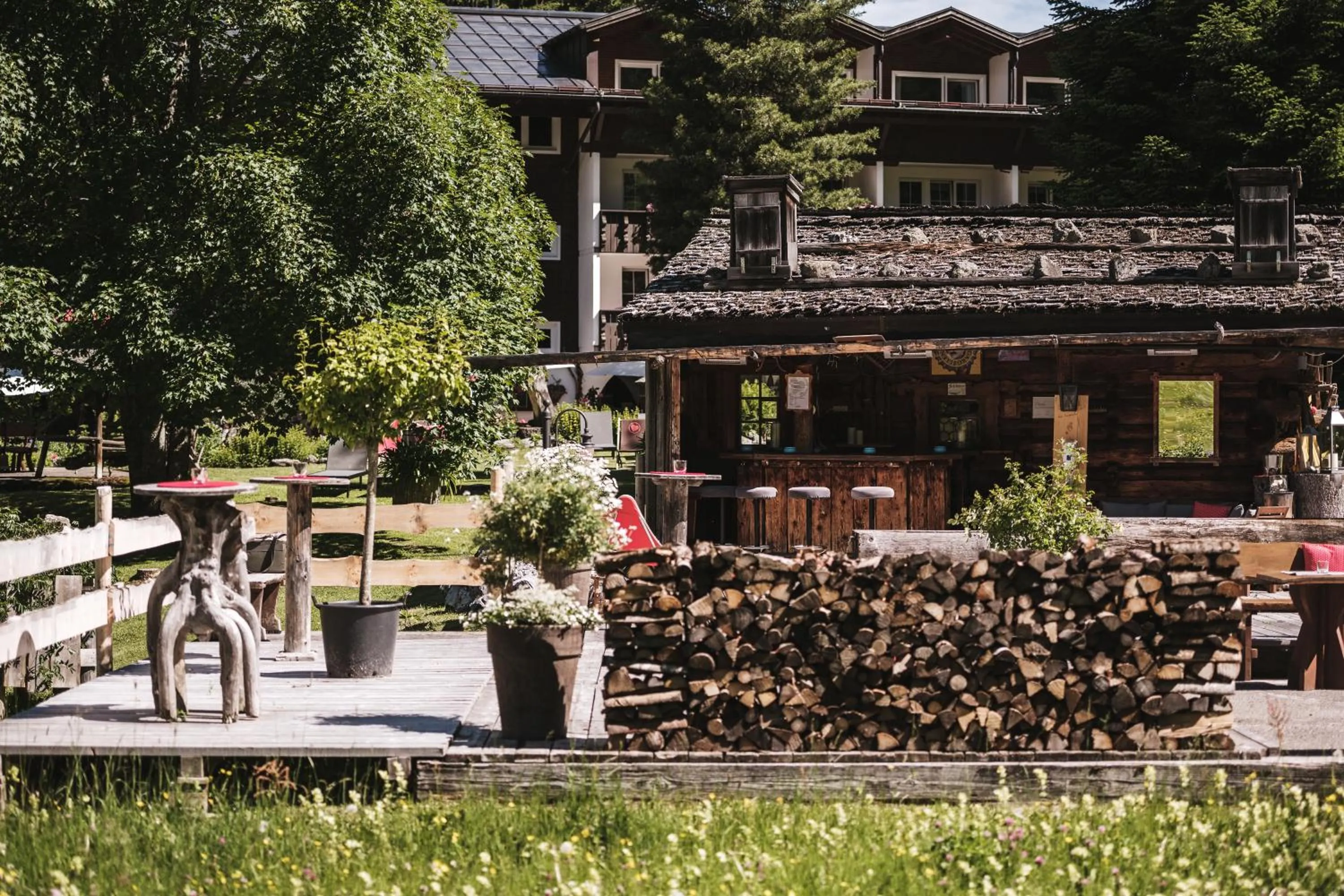 Property building in Heimspitze - Alpenhotel SKI-IN & Wirtshaus