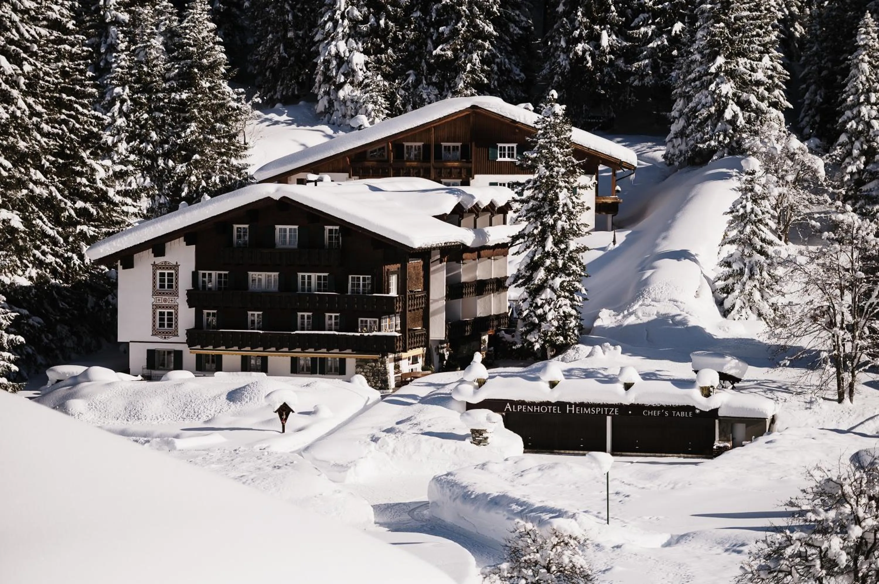 Property building in Heimspitze - Alpenhotel SKI-IN & Wirtshaus