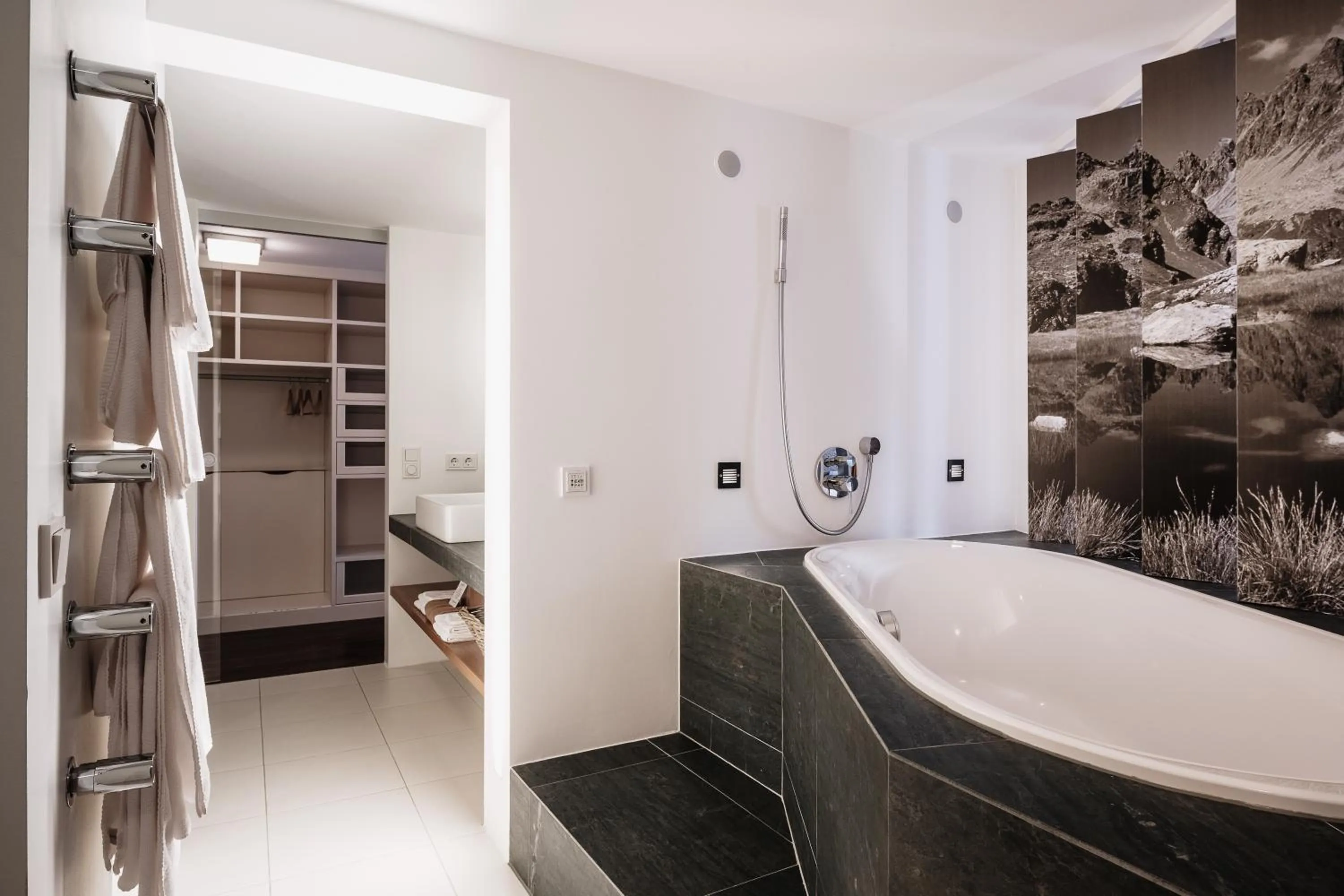 Bathroom in Heimspitze - Alpenhotel SKI-IN & Wirtshaus